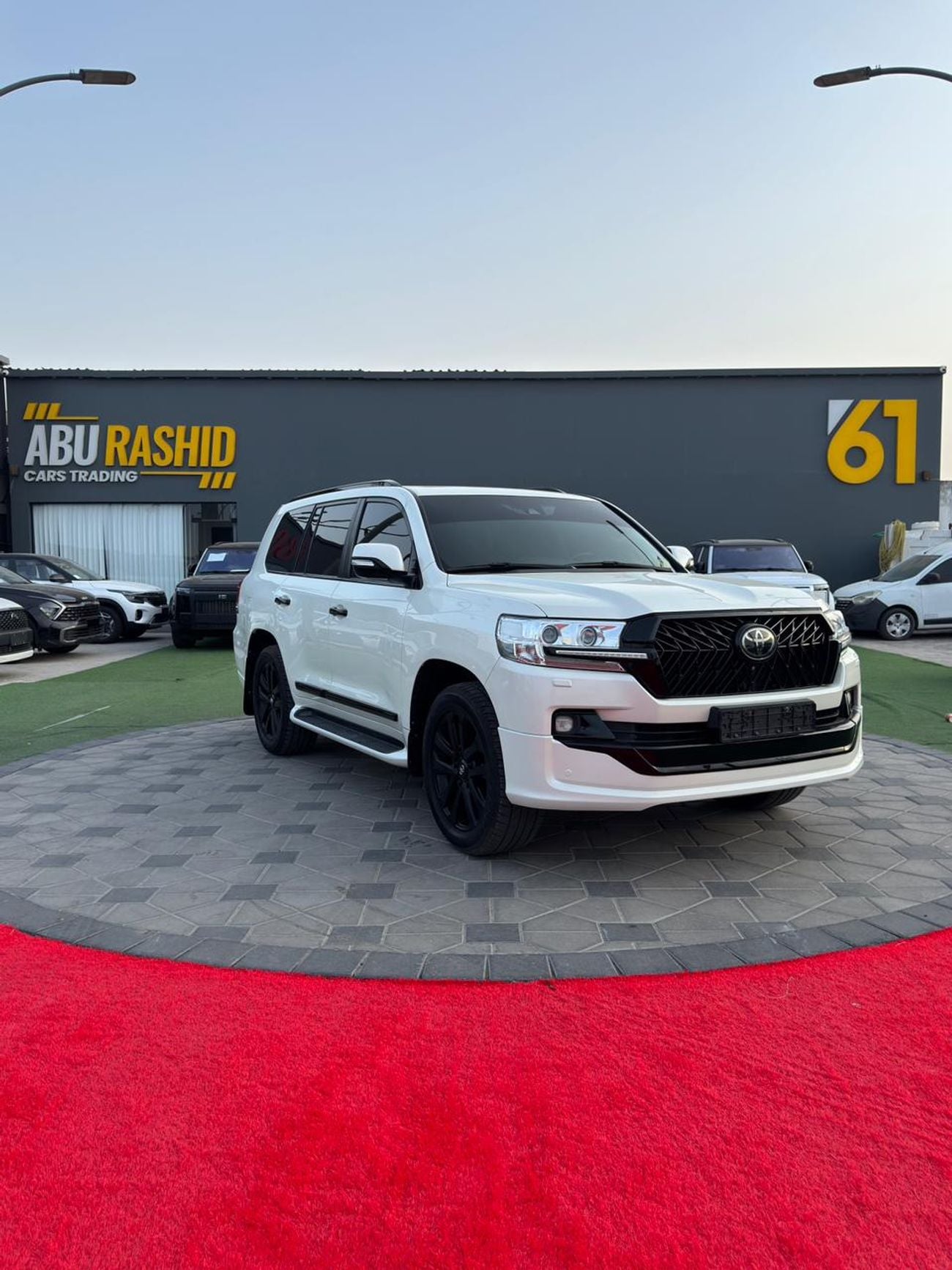 تويوتا لاند كروزر VXR 5.7L 4WD
