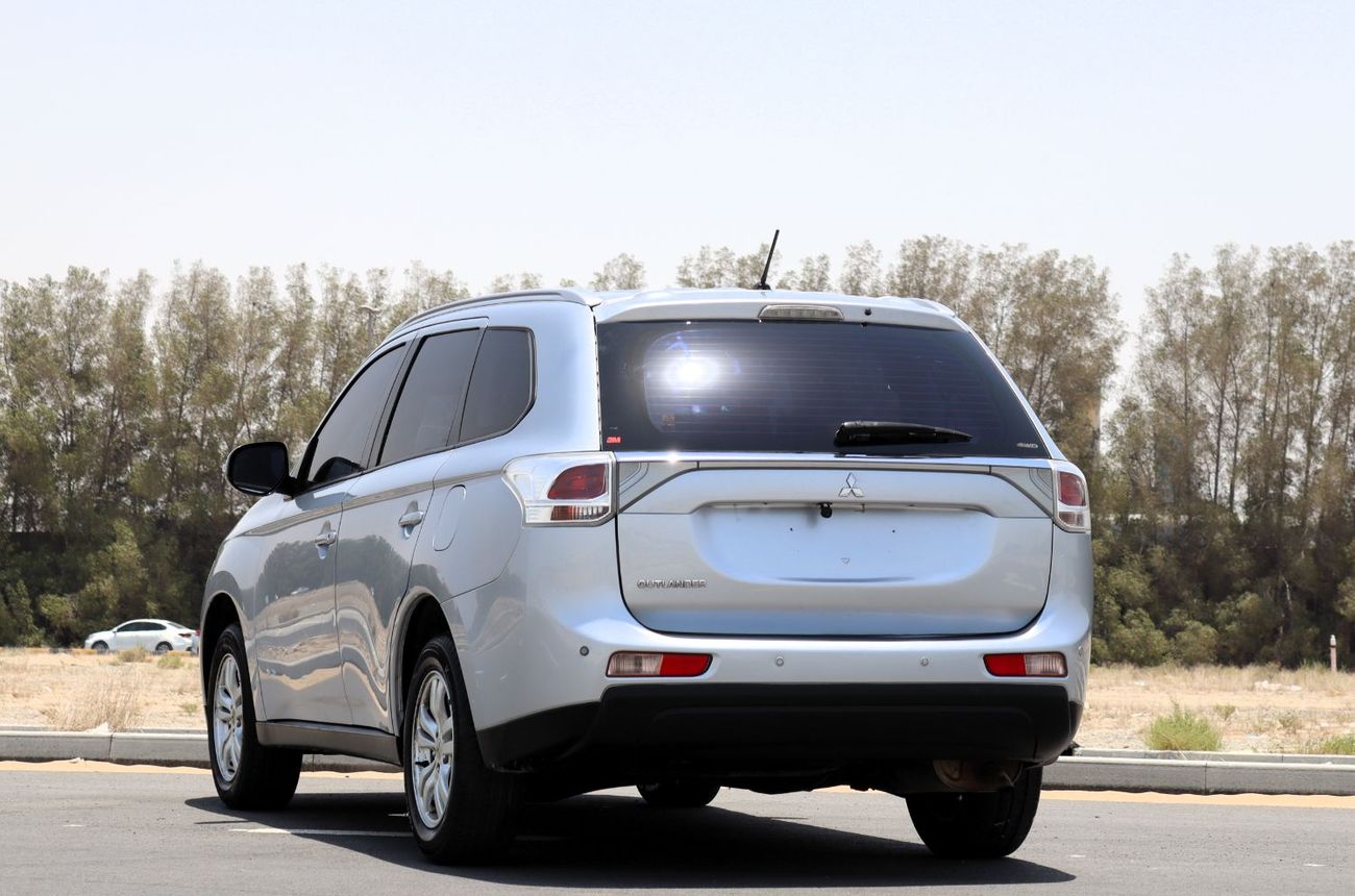 ميتسوبيشي آوتلاندر GLX Basic 2.4L (7 Seater)