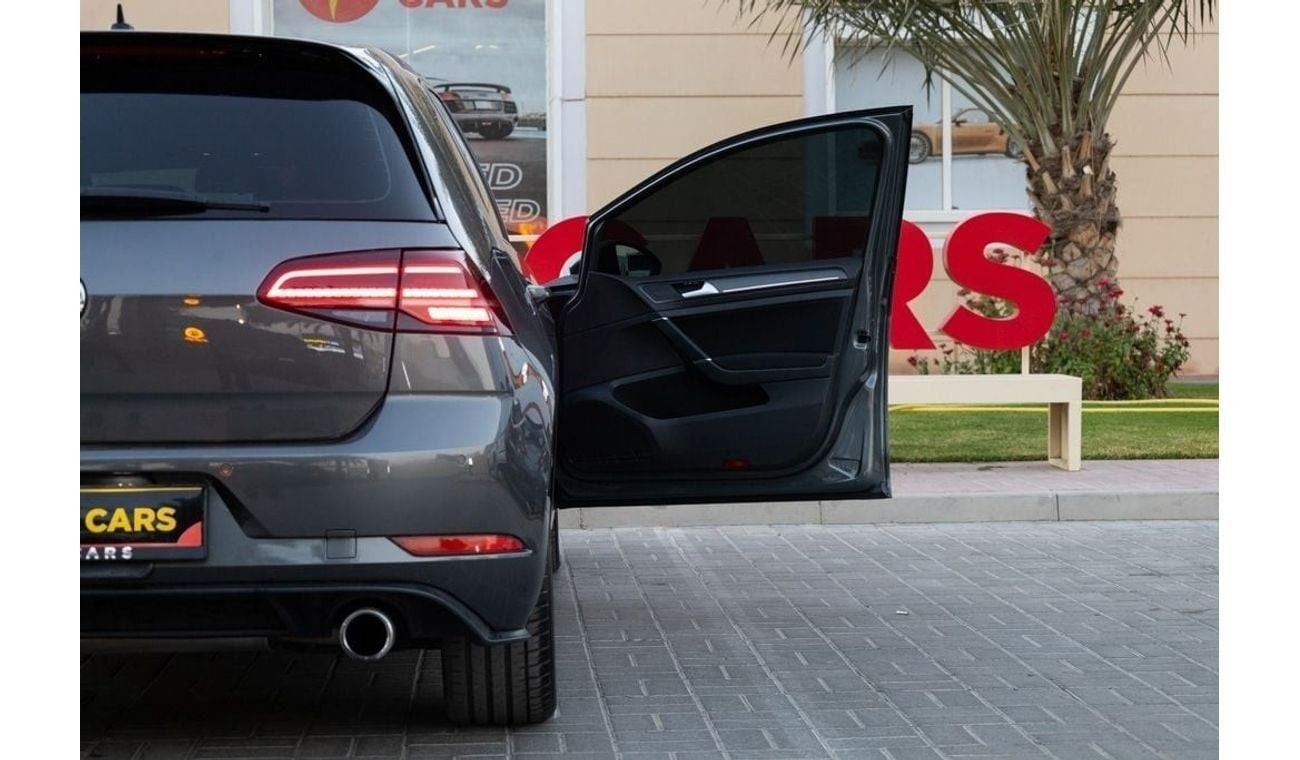 فولكس واجن جولف GTI Fabric + 2.0L Volkswagen Golf GTI 2019 GCC under Warranty with Flexible Down-Payment.