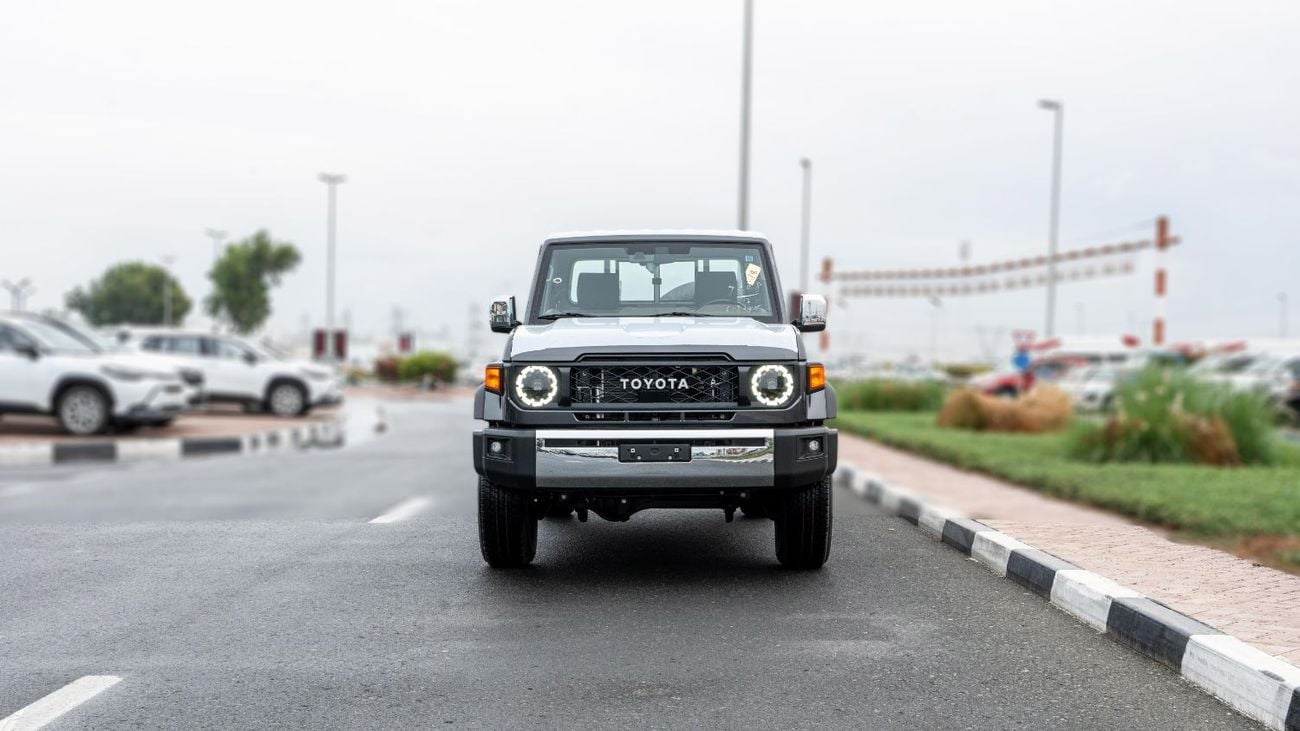تويوتا لاند كروزر بيك آب 2026 Toyota Land Cruiser LC79 2.8L MT Diesel (Gray-Brown)