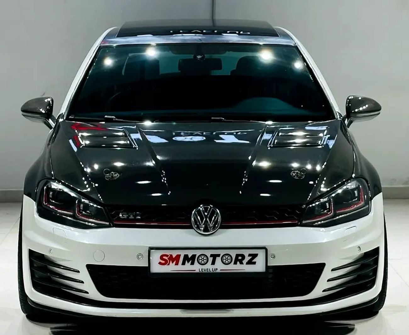 Volkswagen Golf GTI GCC SPECS FULLY MODIFIED 450HP WITH CARBON FIBER HOOD AND FENDERS