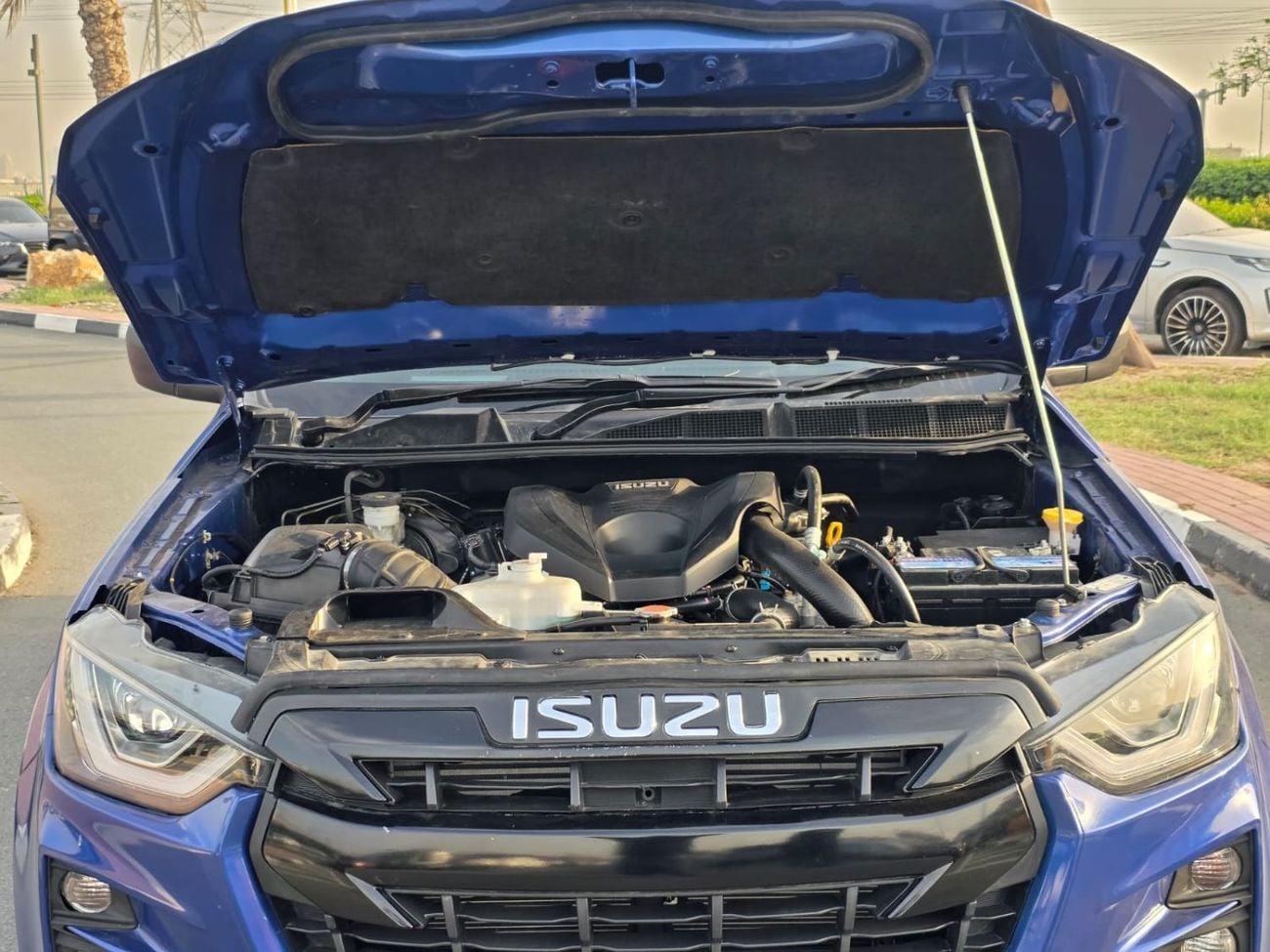 إيسوزو D ماكس -