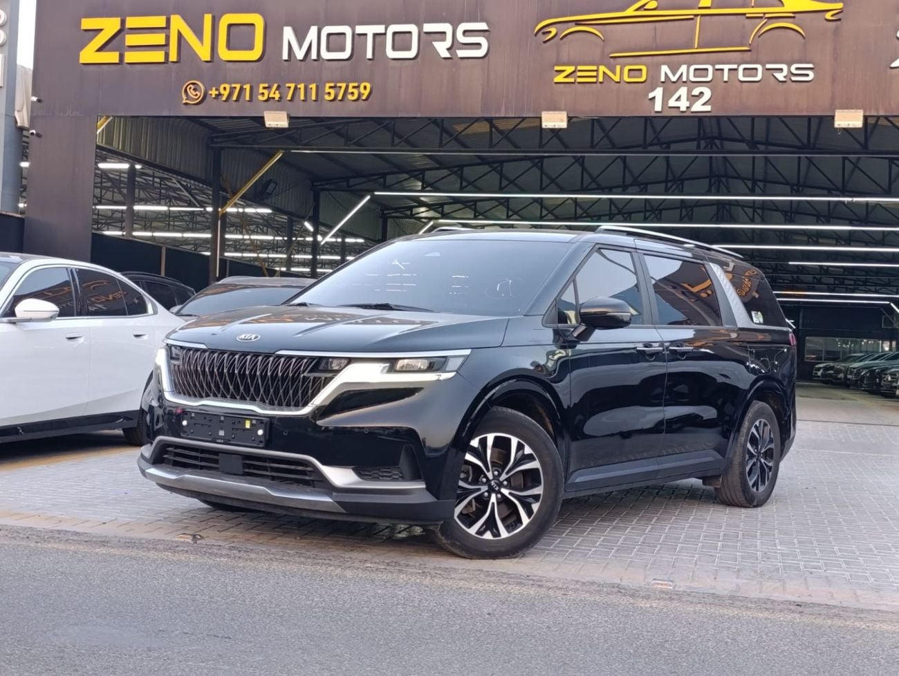 Kia Carnival STD (NON GCC)