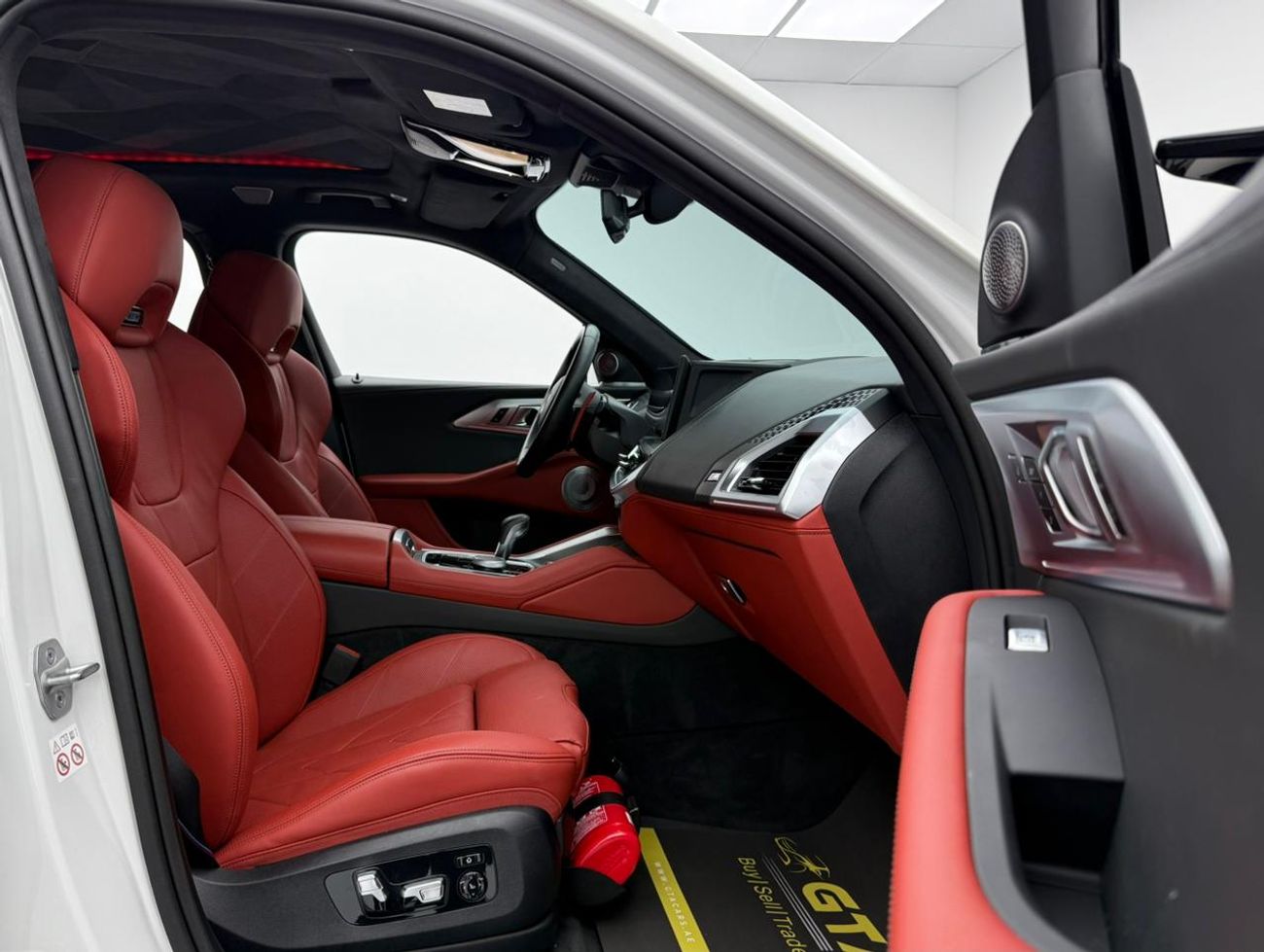 بي أم دبليو XM 2023 BMW XM ,AGMC Warranty ,Full Service History , Excellent Condition ,GCC