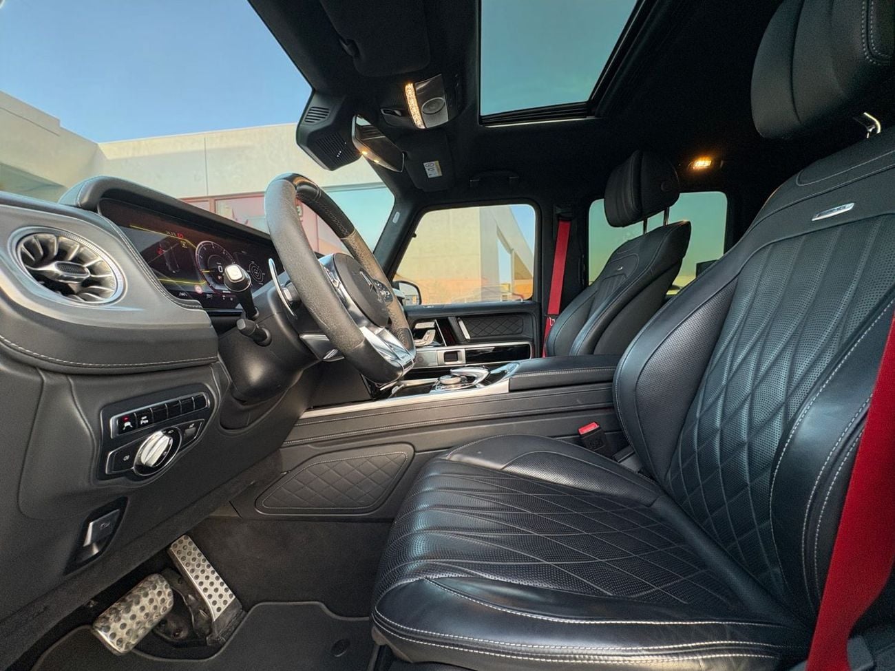 Mercedes Benz G63 AMG 4MATIC SUV AED 8,960 P.M | 0% DOWN PAYMENT | MERCEDES-BENZ G63 AMG | 4.0L V8 BITURBO | 2022