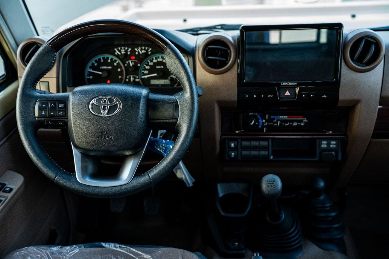 تويوتا لاند كروزر بيك آب Toyota Land Cruiser Pickup 4.0L Manuel 2025 4WD