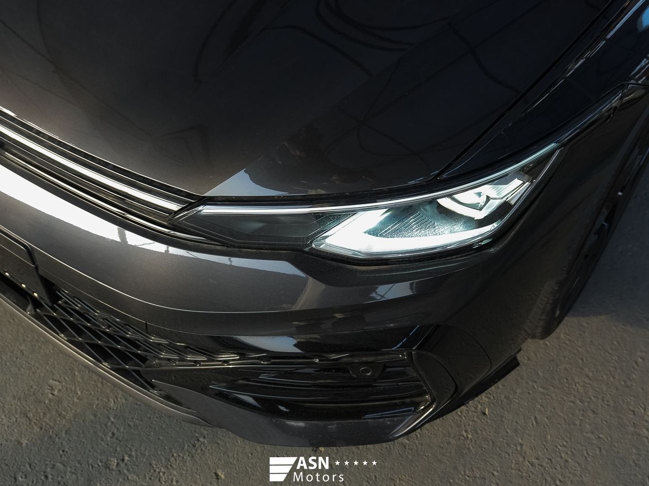 Volkswagen Golf R-Line Black Package Full Edition 2025 (Export Price)