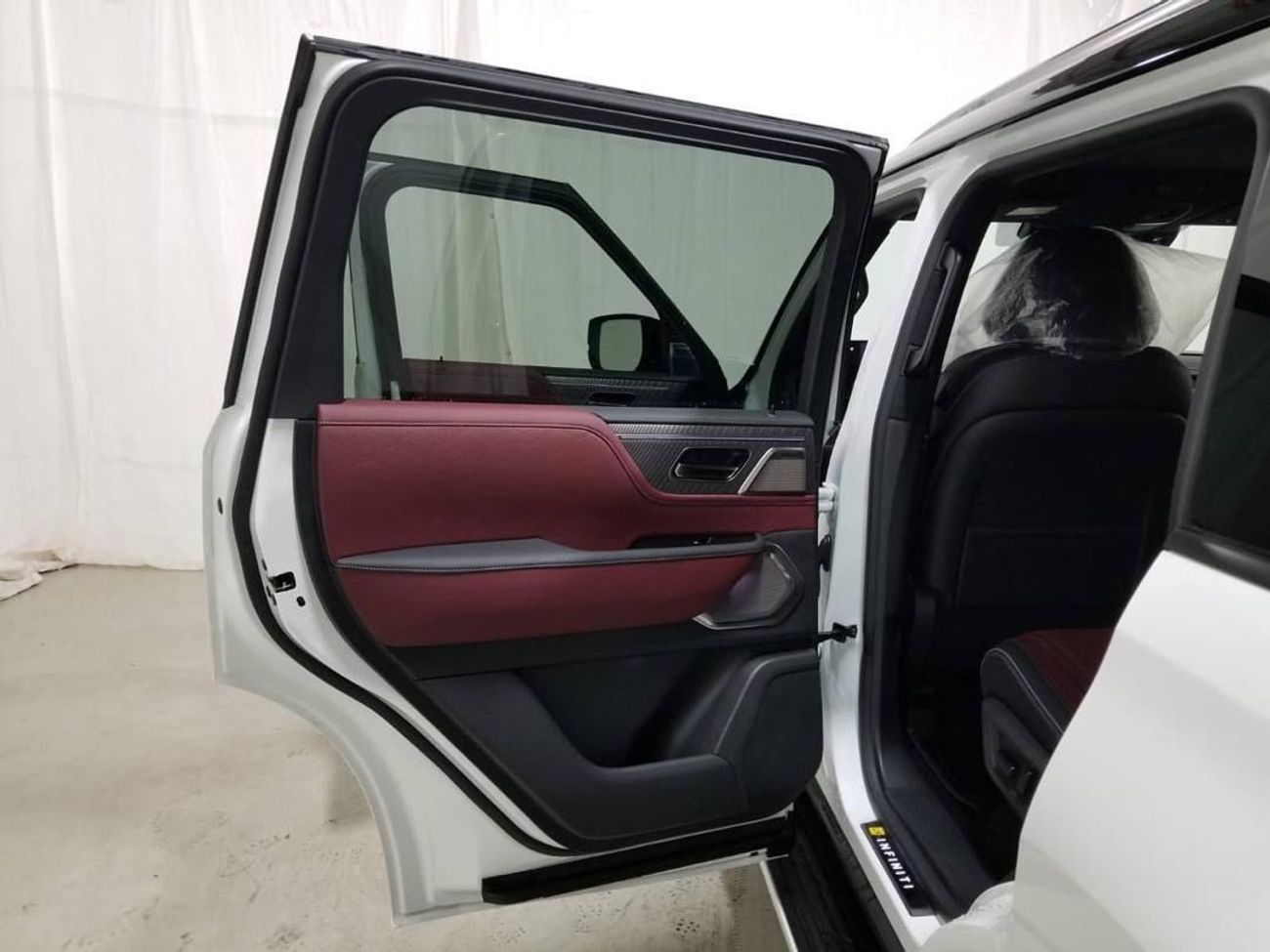 Infiniti QX80 Autograph Captain Chairs 3.5L