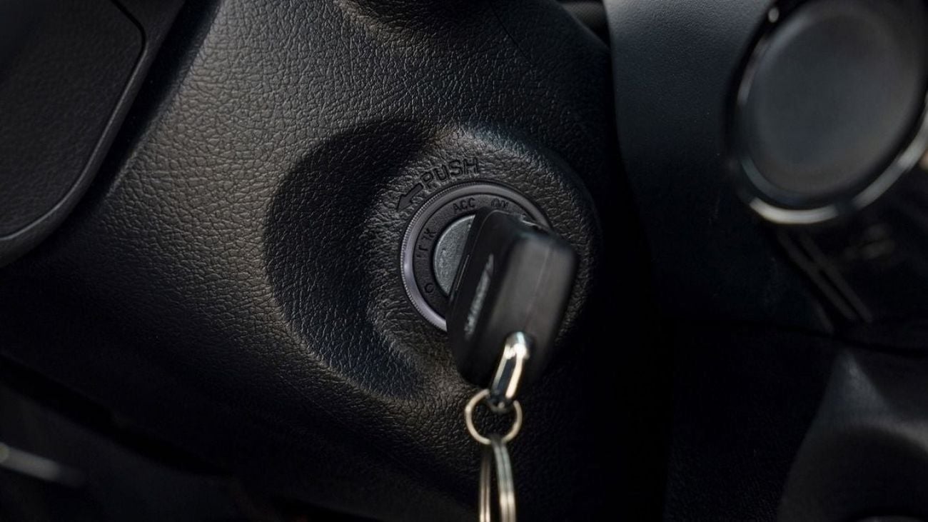 تويوتا هيلوكس GLX Toyota Hilux 2.7L petrol au A/T MY24