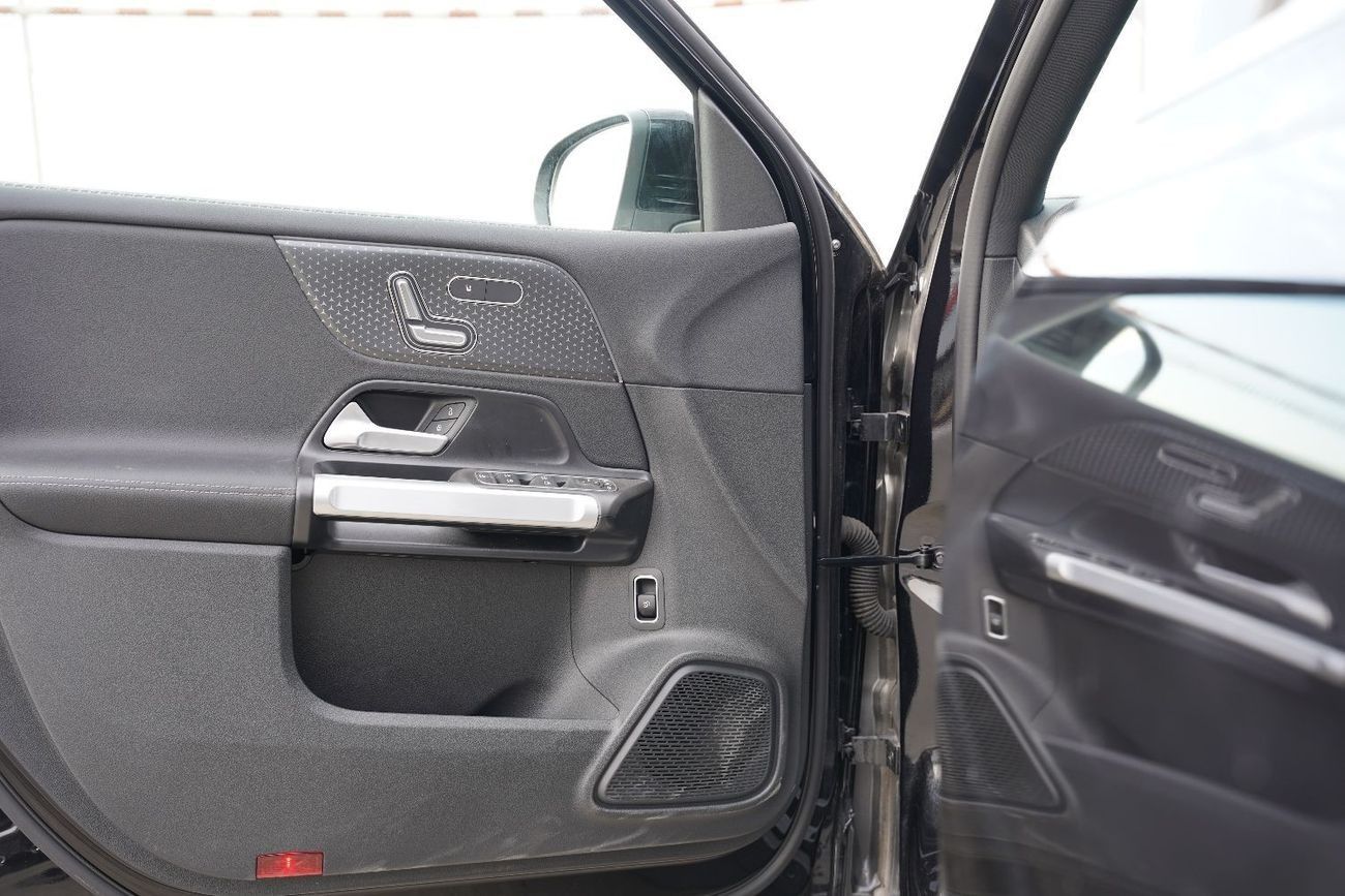 Mercedes-Benz EQB 260 2025 Mercedes-Benz EQB260 New Face left SUV FWD Black  0Km