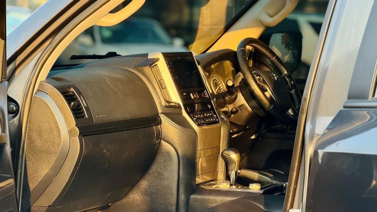 Toyota Land Cruiser PUSH START | SUNROOF | AUTO TRANSMISSION | 4.5L | POWER WINDOWS |