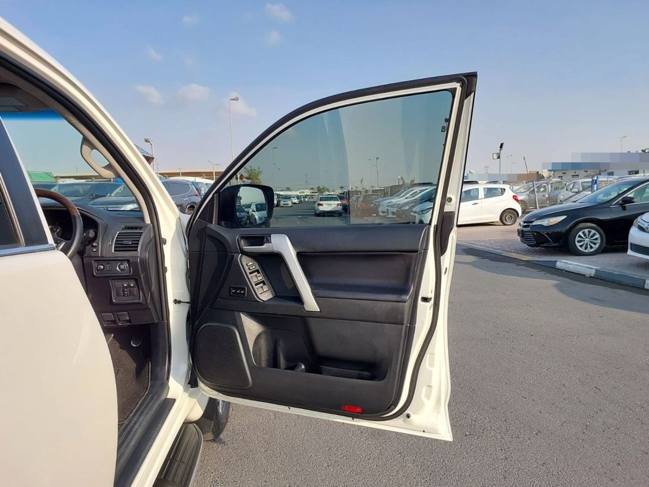 Toyota Prado TOYOTA LAND CRUISER PRADO (KAKADU) RIGHT HAND DRIVE(PM21972)