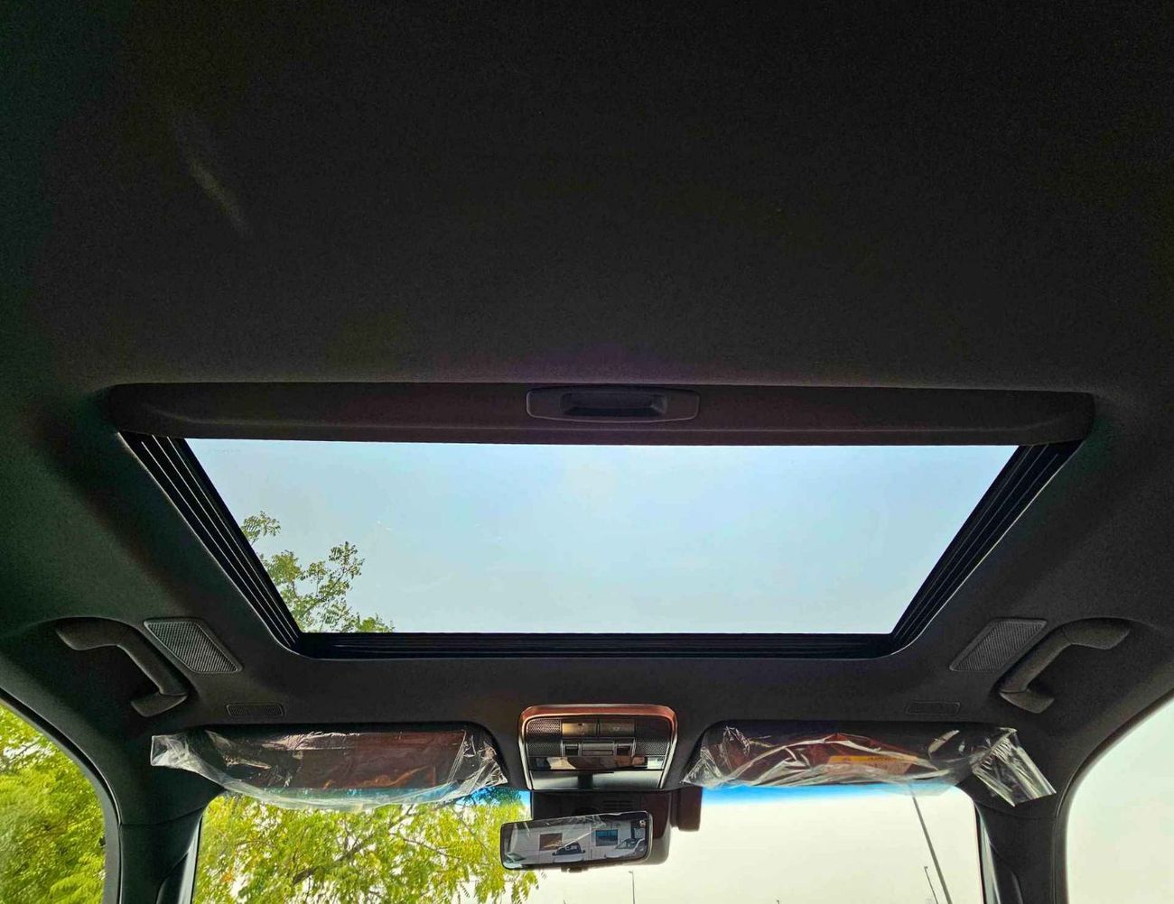 Lexus LX 700h HYBRID/ VIP SEATS FULL OPTION/ PETROL AT 3.5L V6 4WD/CODE#LX7HV