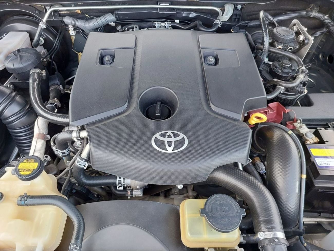 تويوتا هيلوكس GLX TOYOTA HILUX PICKUP RHD 2016 MODEL 2.8 L DIESEL AUTOMATIC(PM79021)