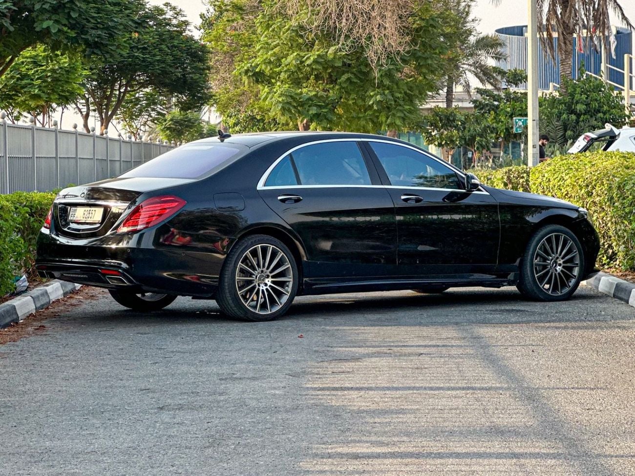 Mercedes Benz S400 Mercedes-Benz S400 AMG | Gcc Specs