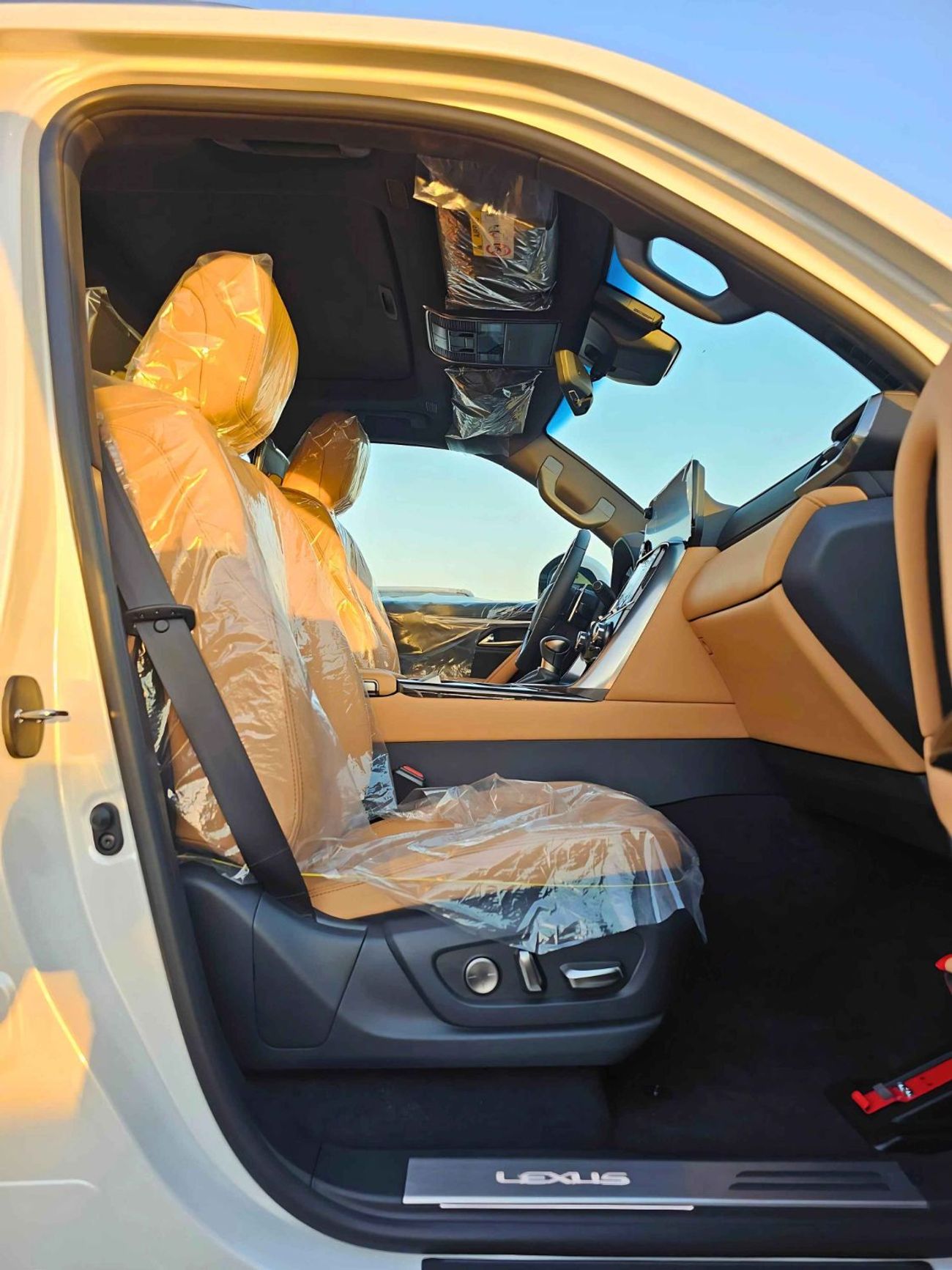 لكزس LX 500 D TURBO SPORTS /3.3L V6 DIESEL /POWER SEATS & 360*CAM / SUNROOF / FULL OPTION (CODE # 69060)