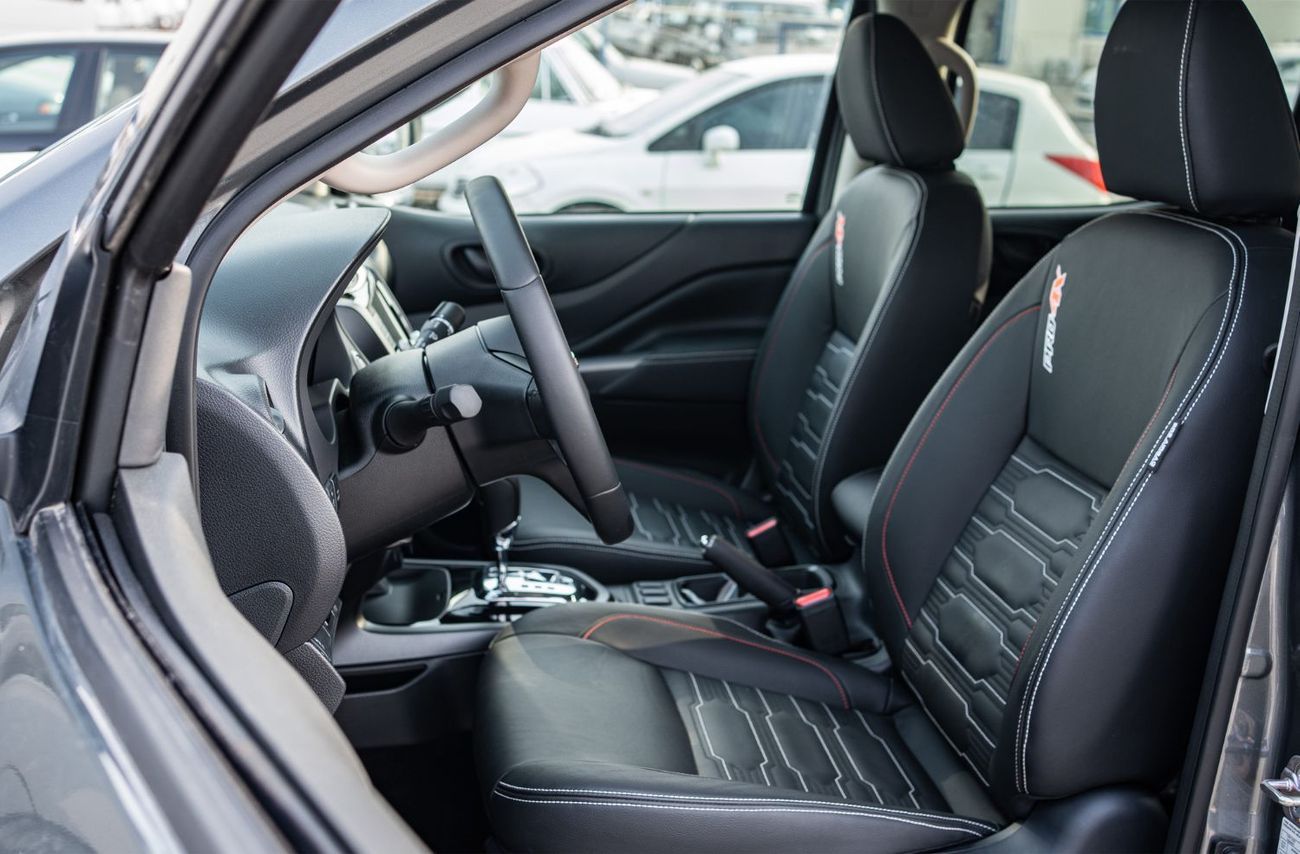 Nissan Navara 2025 Nissan Navara Pro-4X 2.5L AT Diesel (Drak Gray)