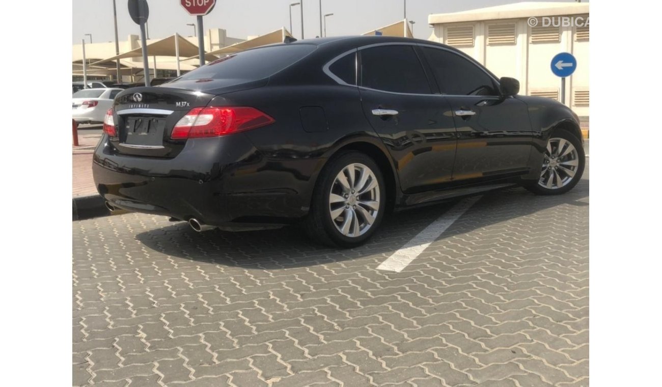 Infiniti M37 x American Specs