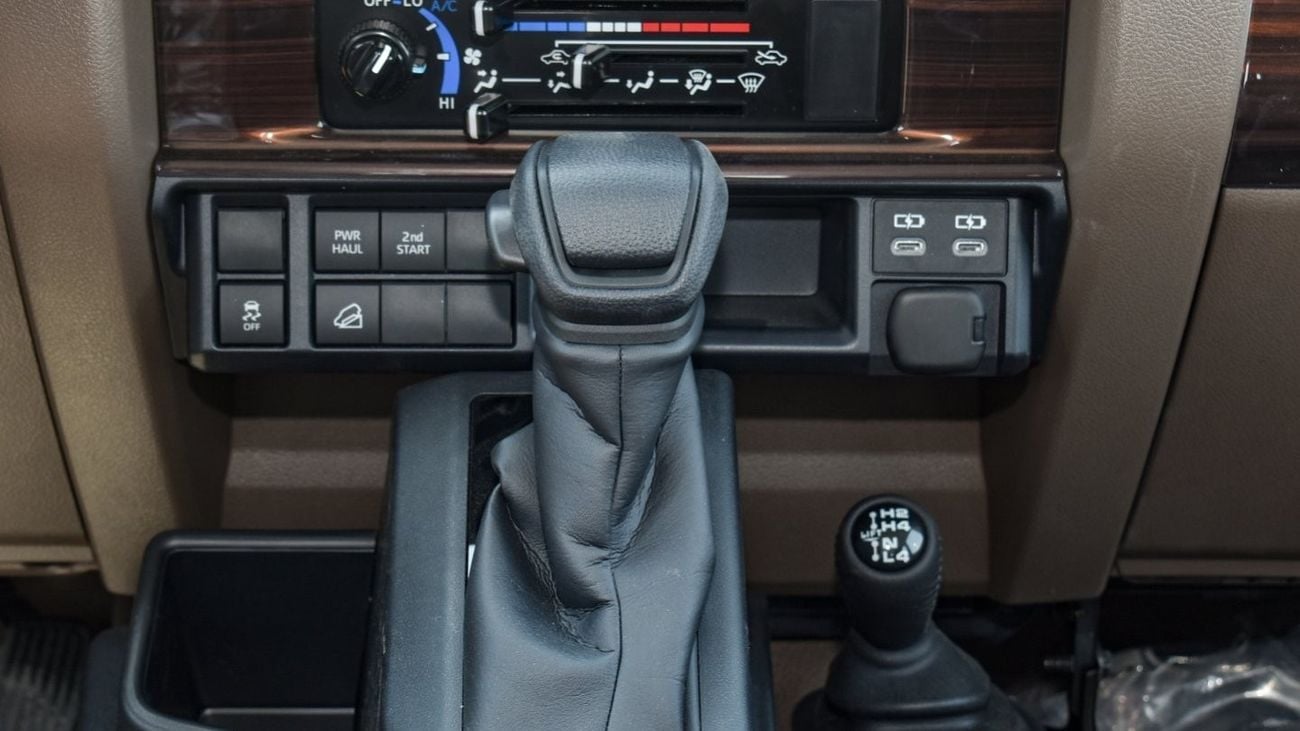تويوتا لاند كروزر بيك آب 4.0L V6 Petrol Double Cabin A/T