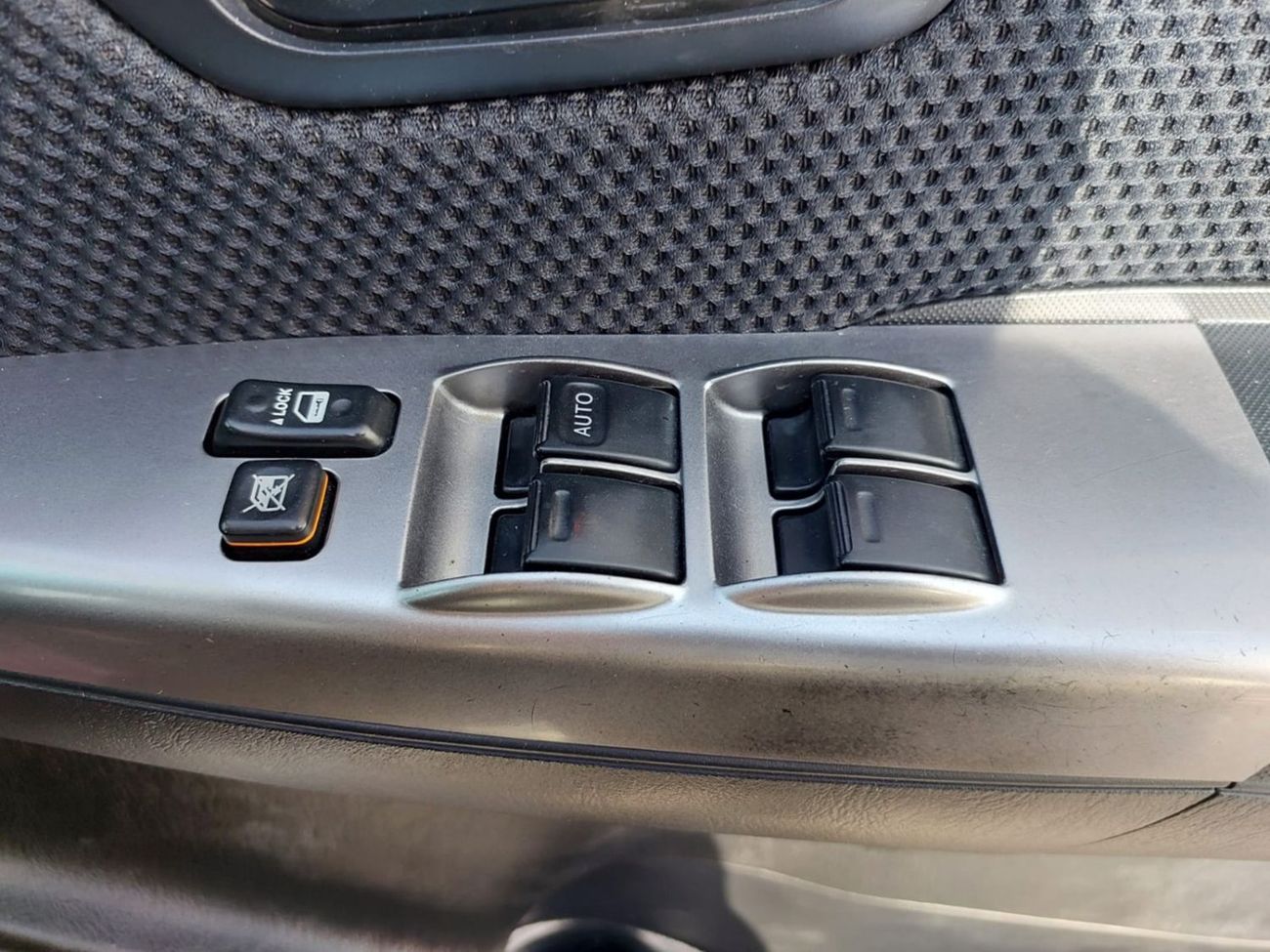 Toyota Hilux TOYOTA HILUX VIGO PICK UP RHD 2014 MODEL 3.0 L DIESEL AUTOMATIC(PM39654)