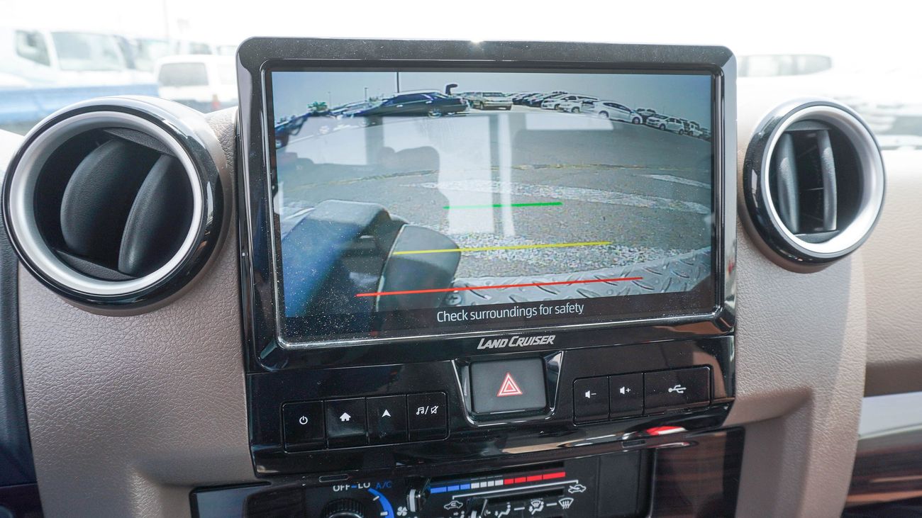 Toyota Land Cruiser Pick Up LX 4.0L V6 A/T