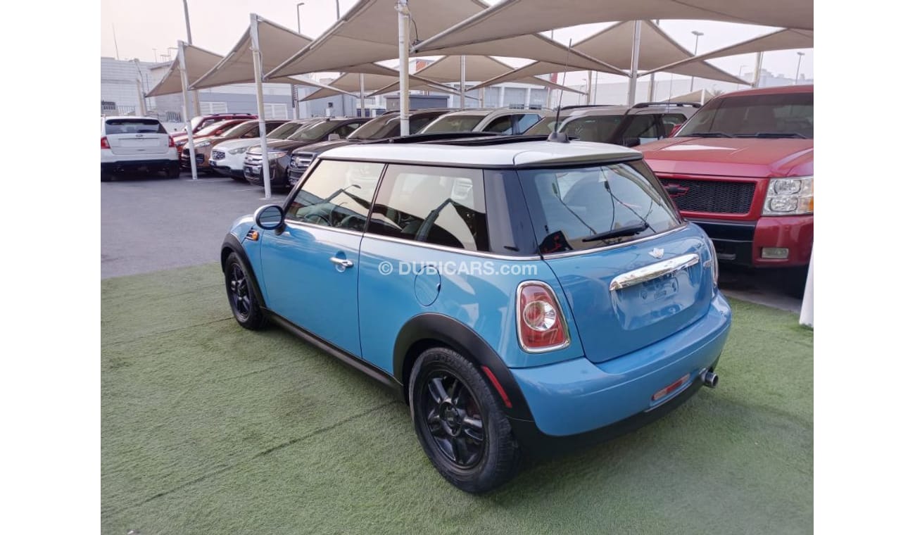 Mini Cooper 1600 CC, model 2013, panorama, leather, automatic, cruise control, central lock, in excellent condit