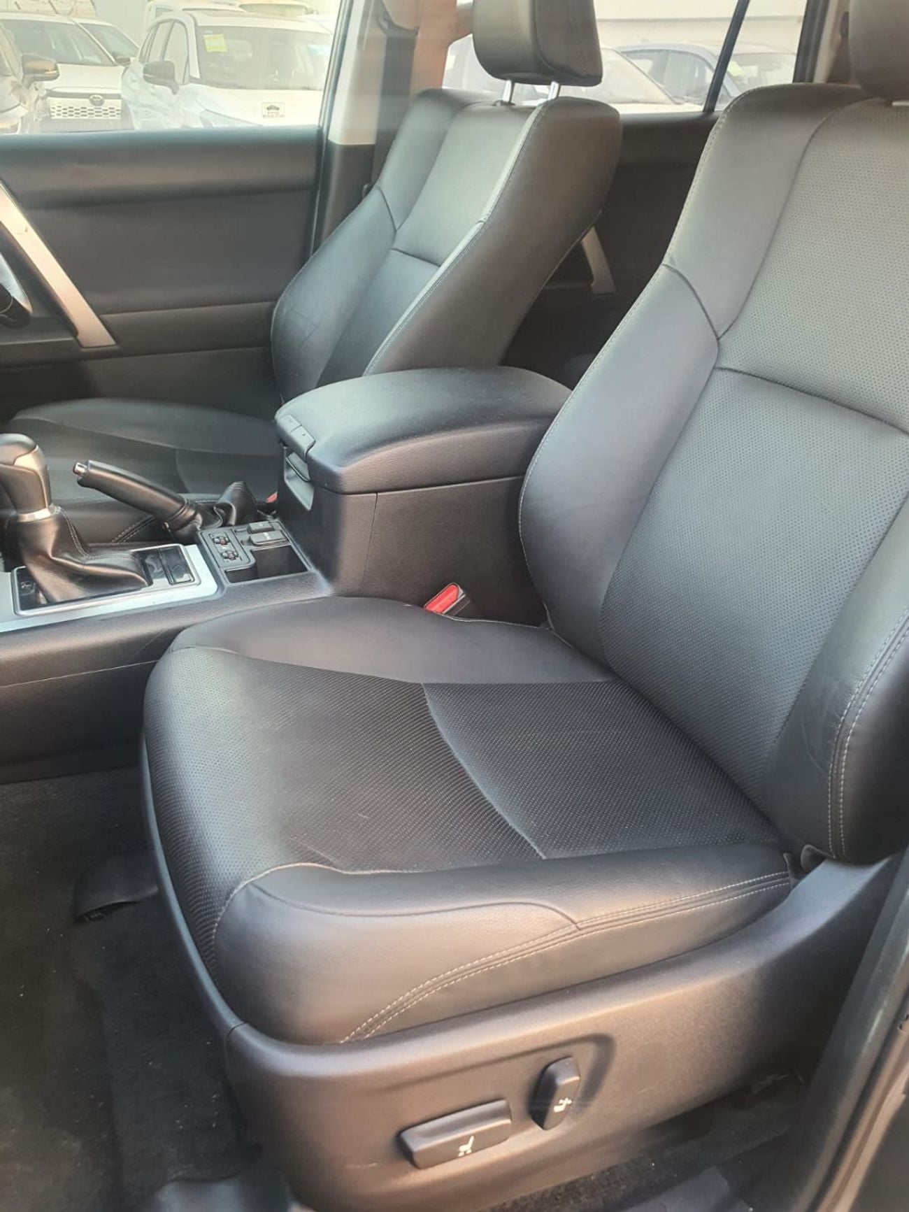 تويوتا برادو TXL 2.8L Top of the option Diesel Engine RHD 4WD V4 Automatic Gear SUV 7 Seats 5 Doors