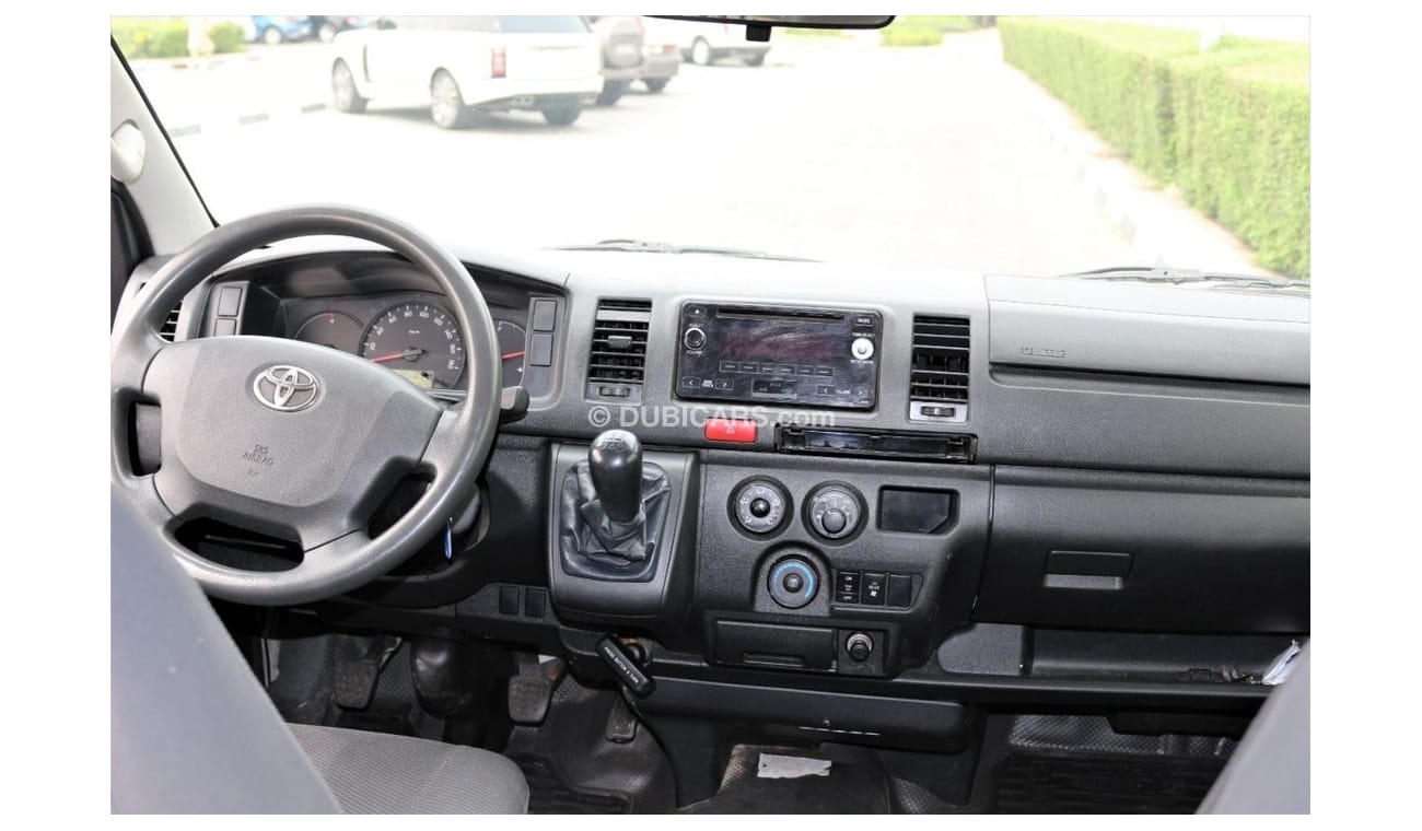 Toyota Hiace GL - Standard Roof TOYOTA HIAC 2016 PETROL 14 PASSENGER GCC