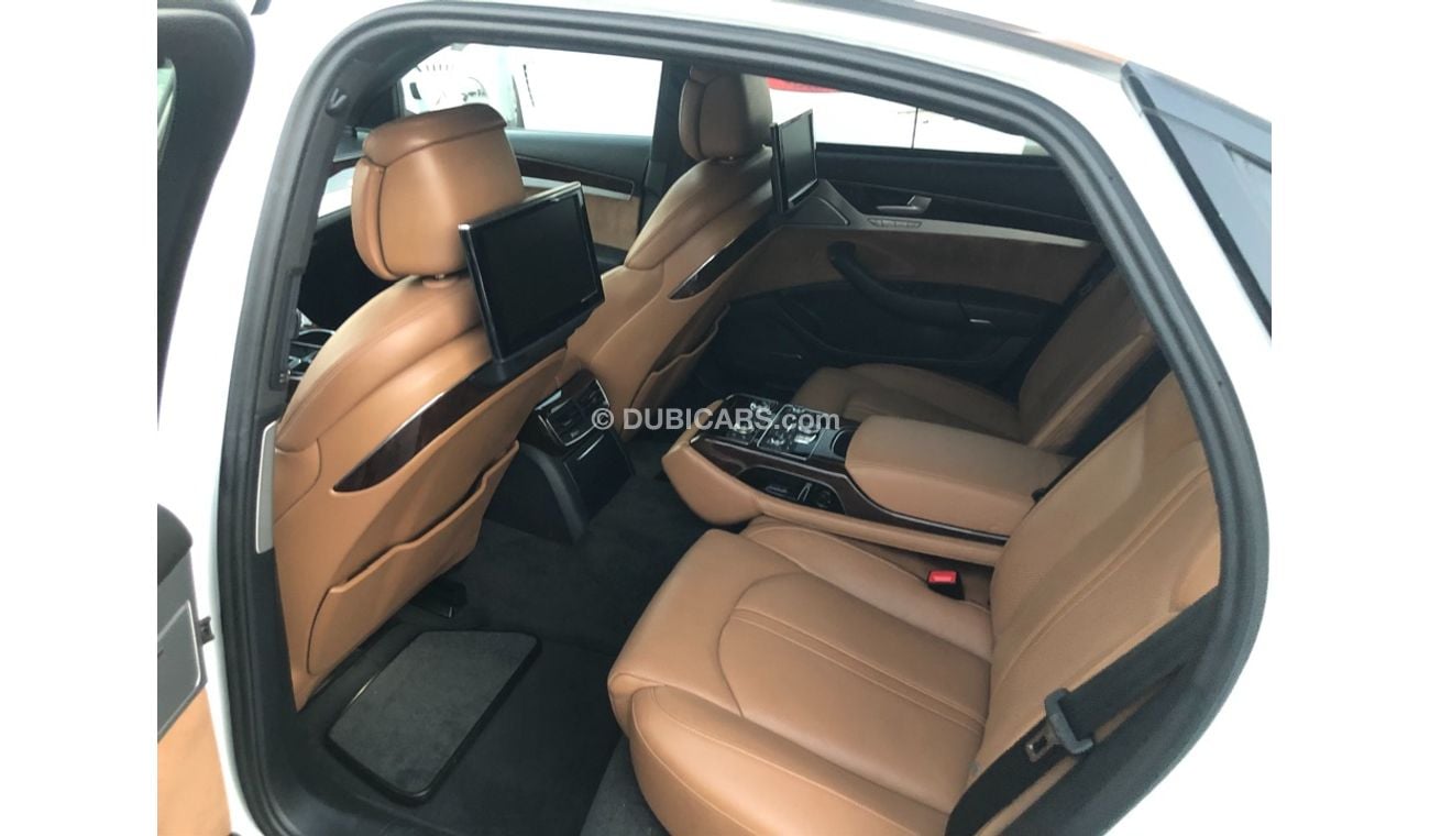 أودي A8 موديل 2015 خليجي فل مواصفات بانوراما ومثبت سرعه وتحكم كهربي كامل و5كاميرات وستاير وشاشات وطاولات خلف