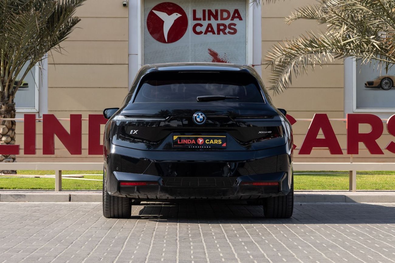 بي أم دبليو iX xDrive40