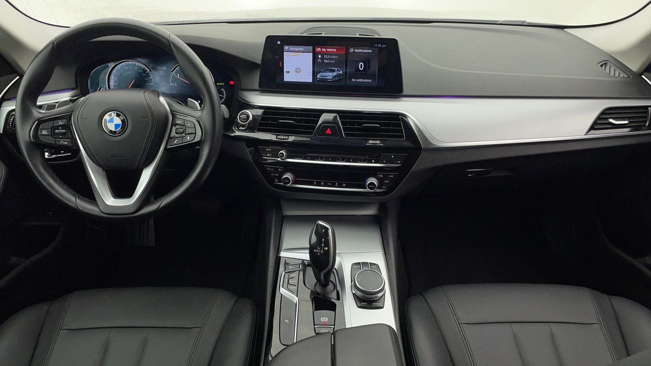 بي أم دبليو 520i EXECUTIVE 2 | بدون دفعة مقدمة | اختبار القيادة في المنزل