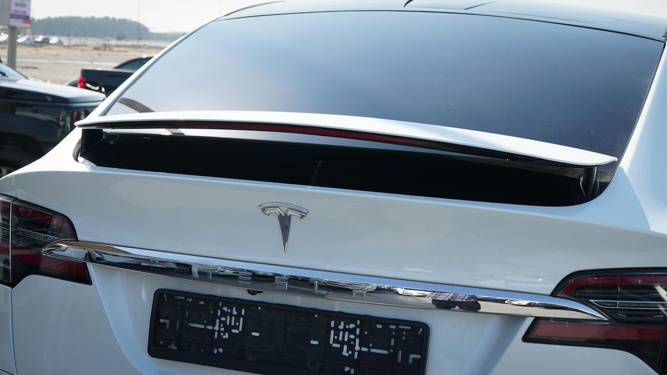 تسلا موديل اكس