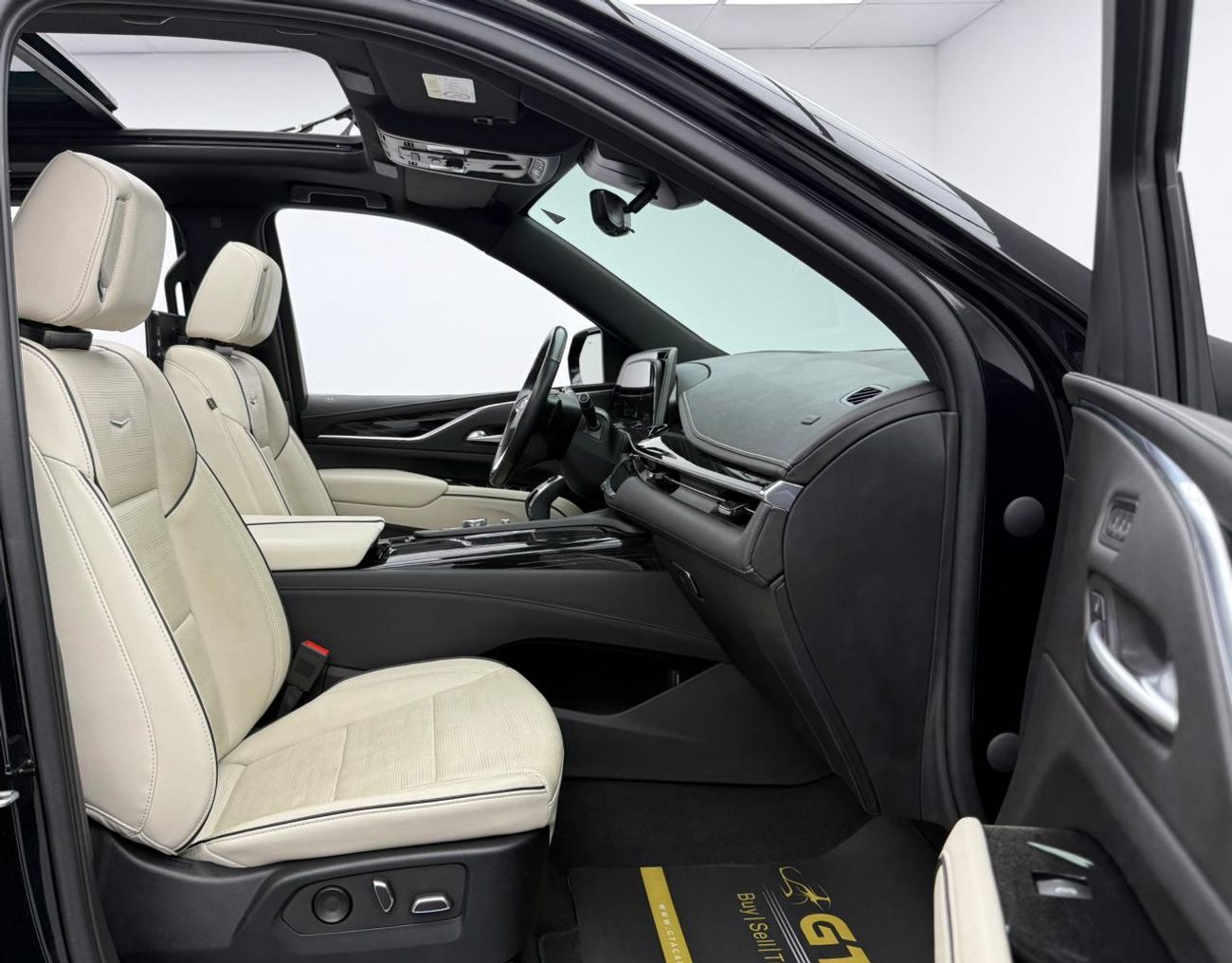 Cadillac Escalade 2023 Cadillac Escalade Platinum Luxury, 2028 Cadillac Warranty + Service Pack, Low Km, GCC