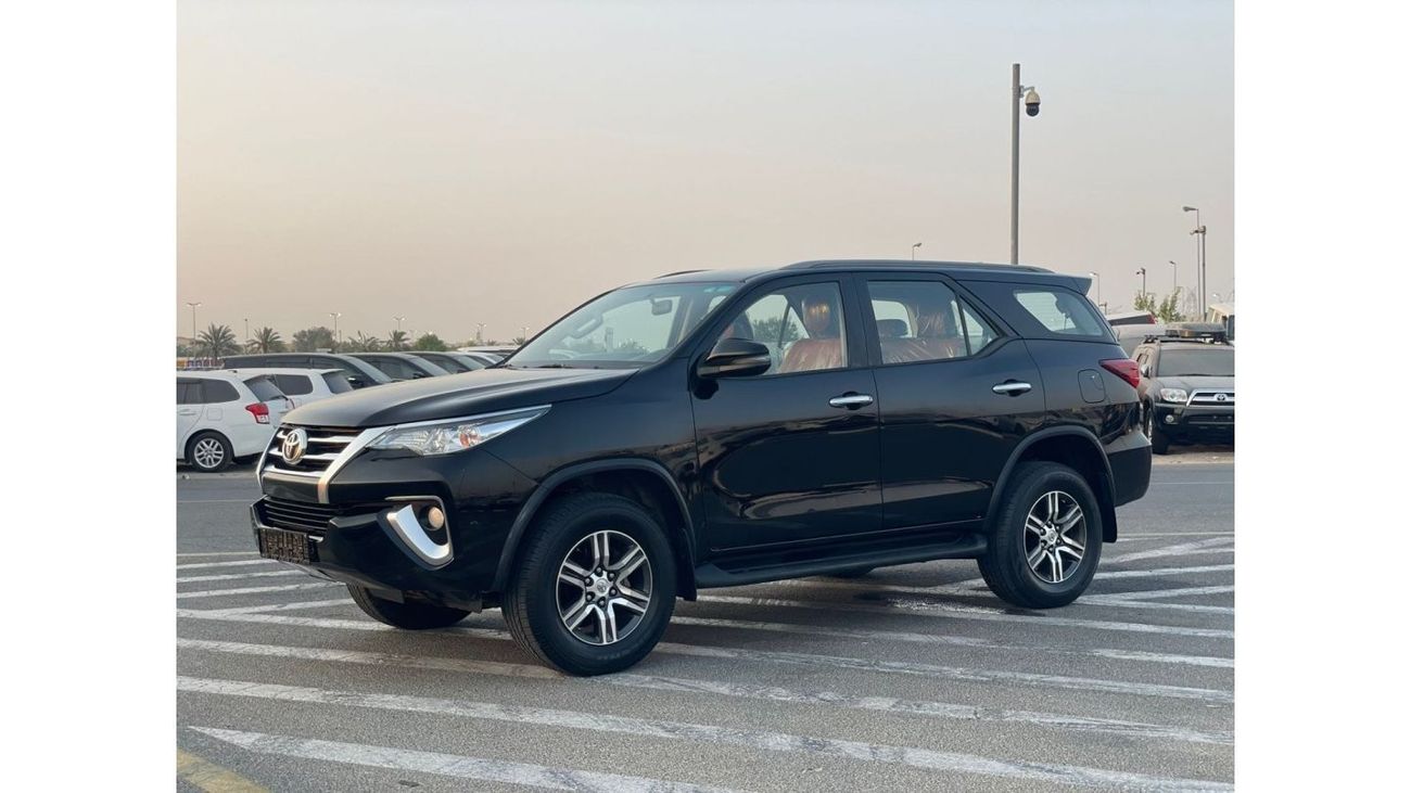 Toyota Fortuner 2019 Toyota Fortuner EXR+ 2.7L V4 - 4x4 AWD - Rear CAM & Sensor - No accident -