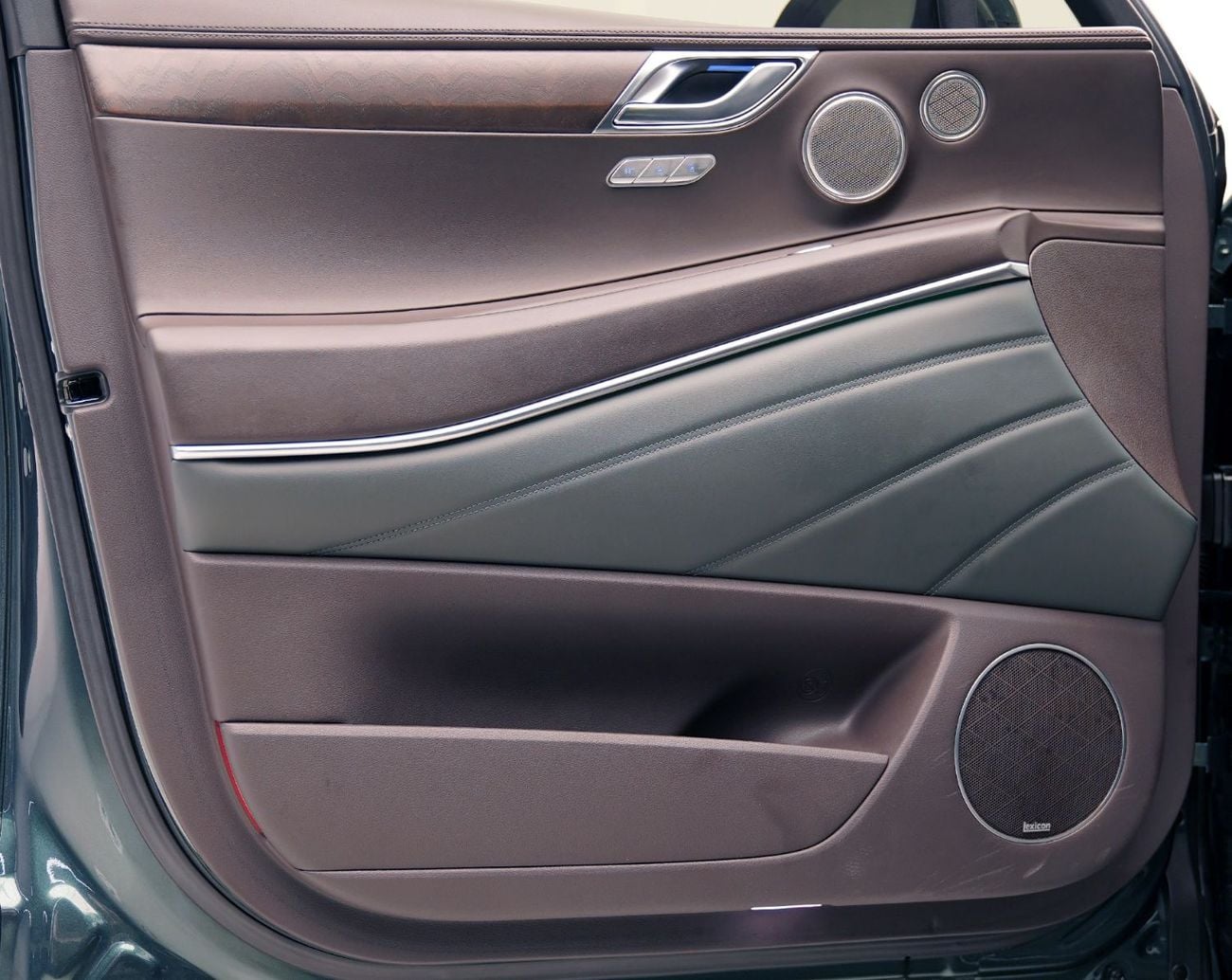 جينيسس GV80 Royal 3.5L AWD 2022 Genesis GV80, 2027 Genesis Warranty + Service Pack, Full Options, Low Kms, GCC