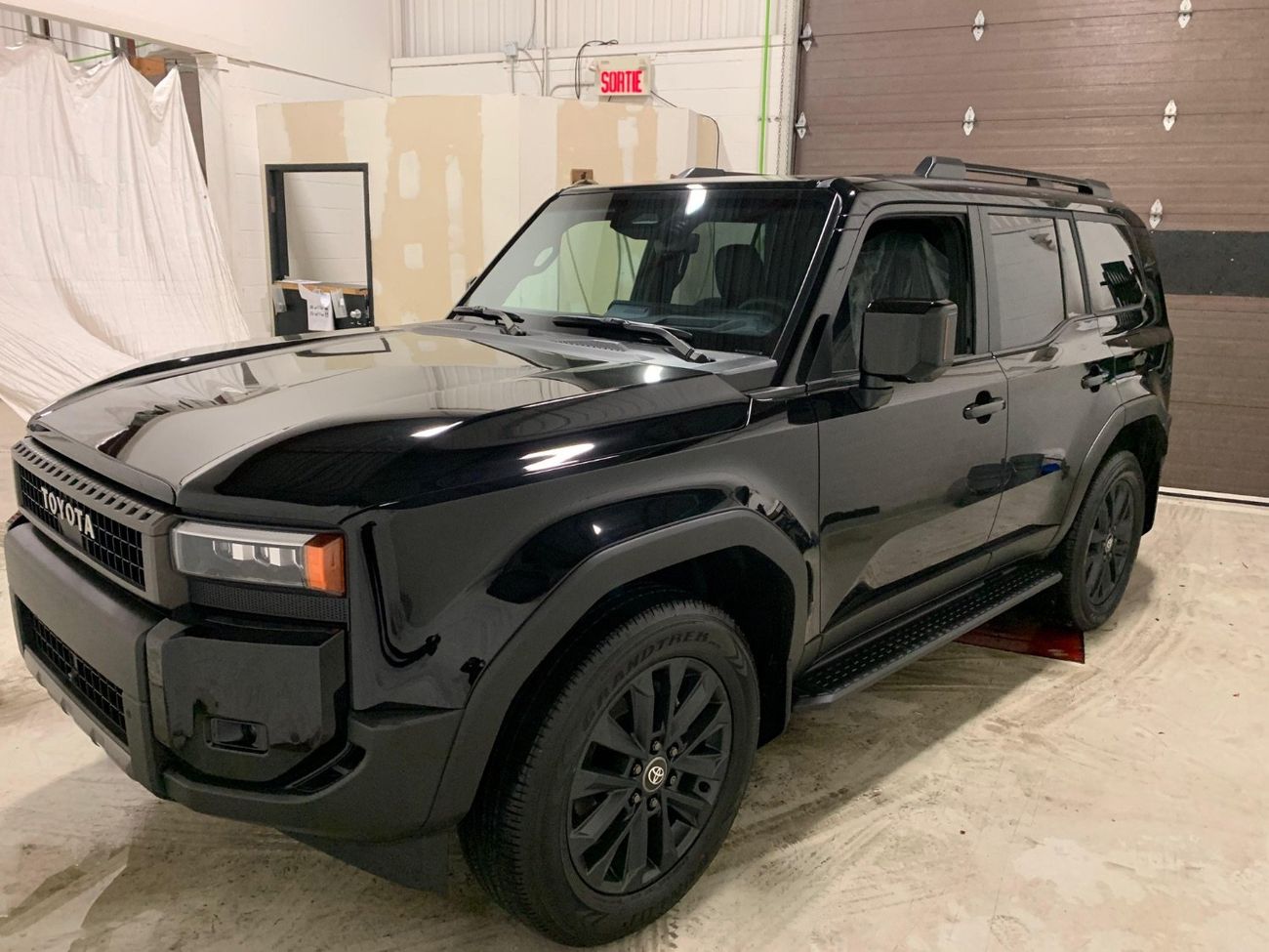 تويوتا برادو 26/26 PREMIUM HYBRID MAX