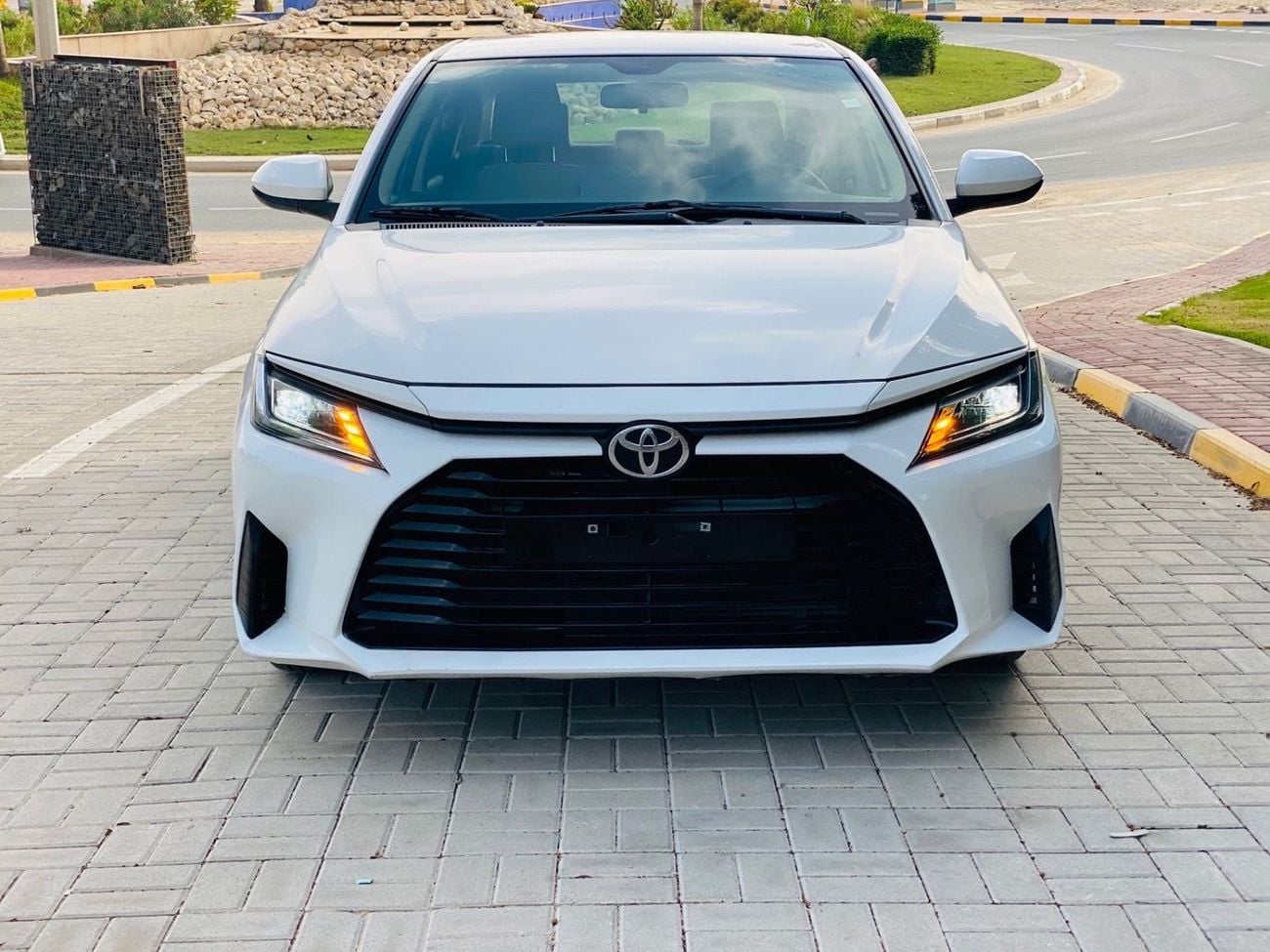 تويوتا يارس 1.5L E