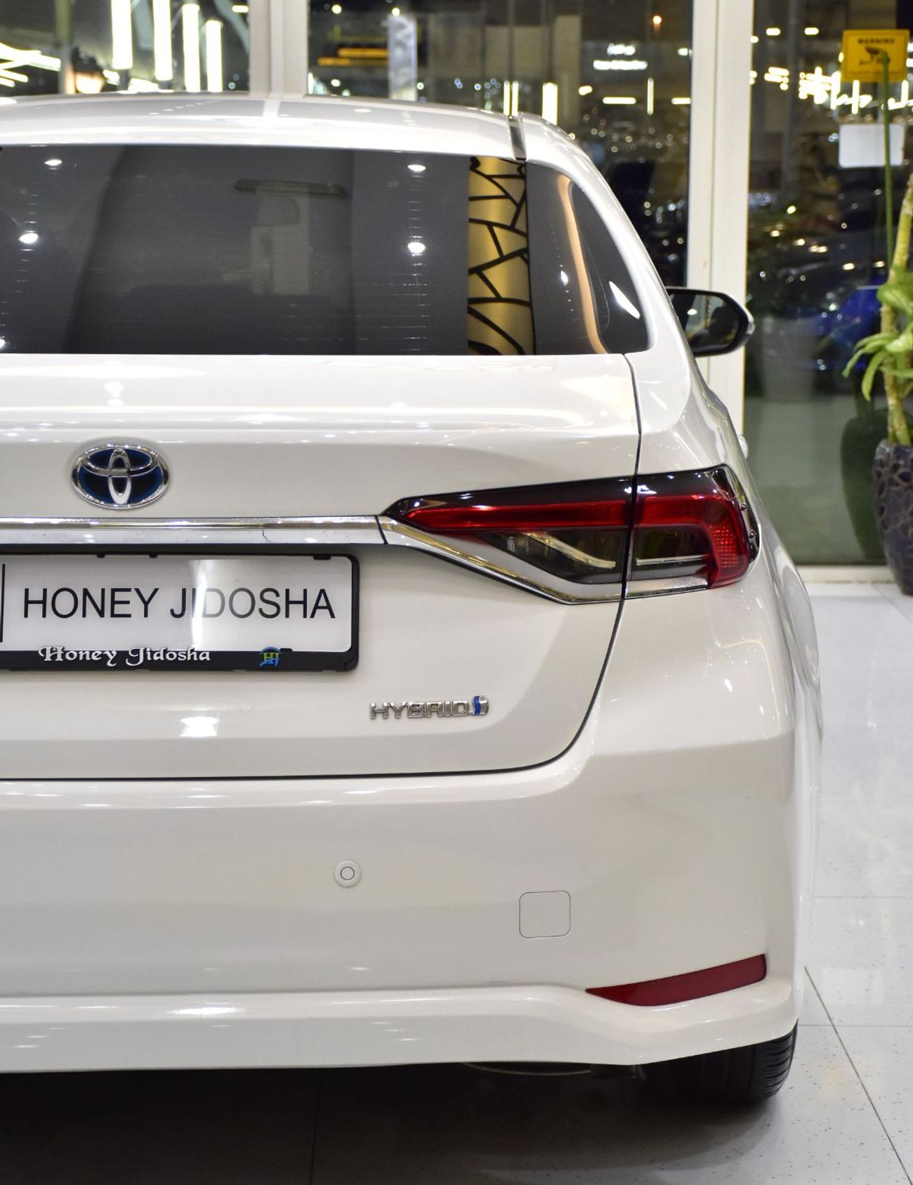 تويوتا كورولا EXCELLENT DEAL for our Toyota Corolla Hybrid ( 2020 Model ) in White Color GCC Specs