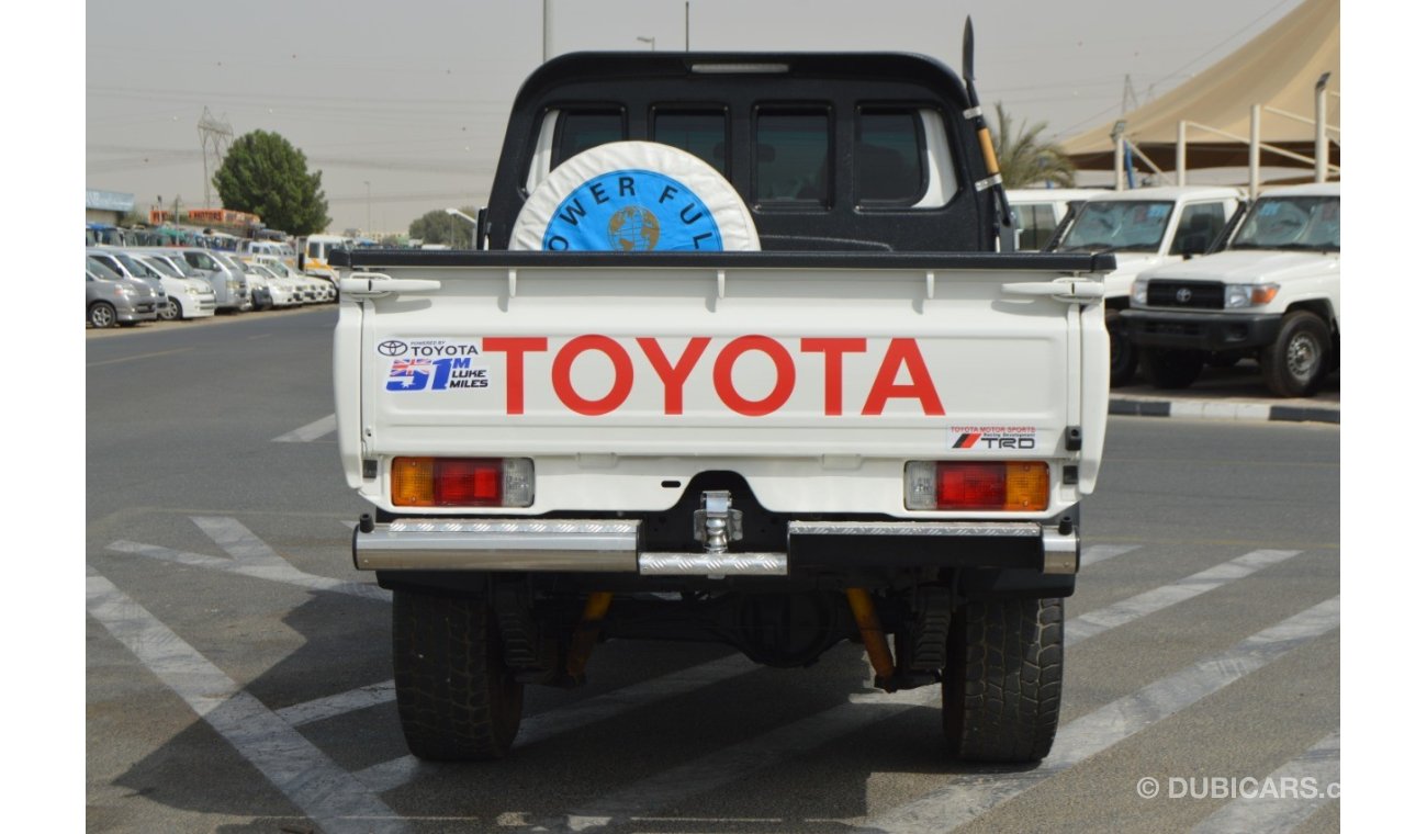 Toyota Land Cruiser Pick Up