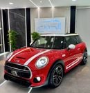 ميني كوبر BEAUTIFUL S ** JCW ** ACCIDENT FREE || GCC || TOP OPTIONS || CONDITION