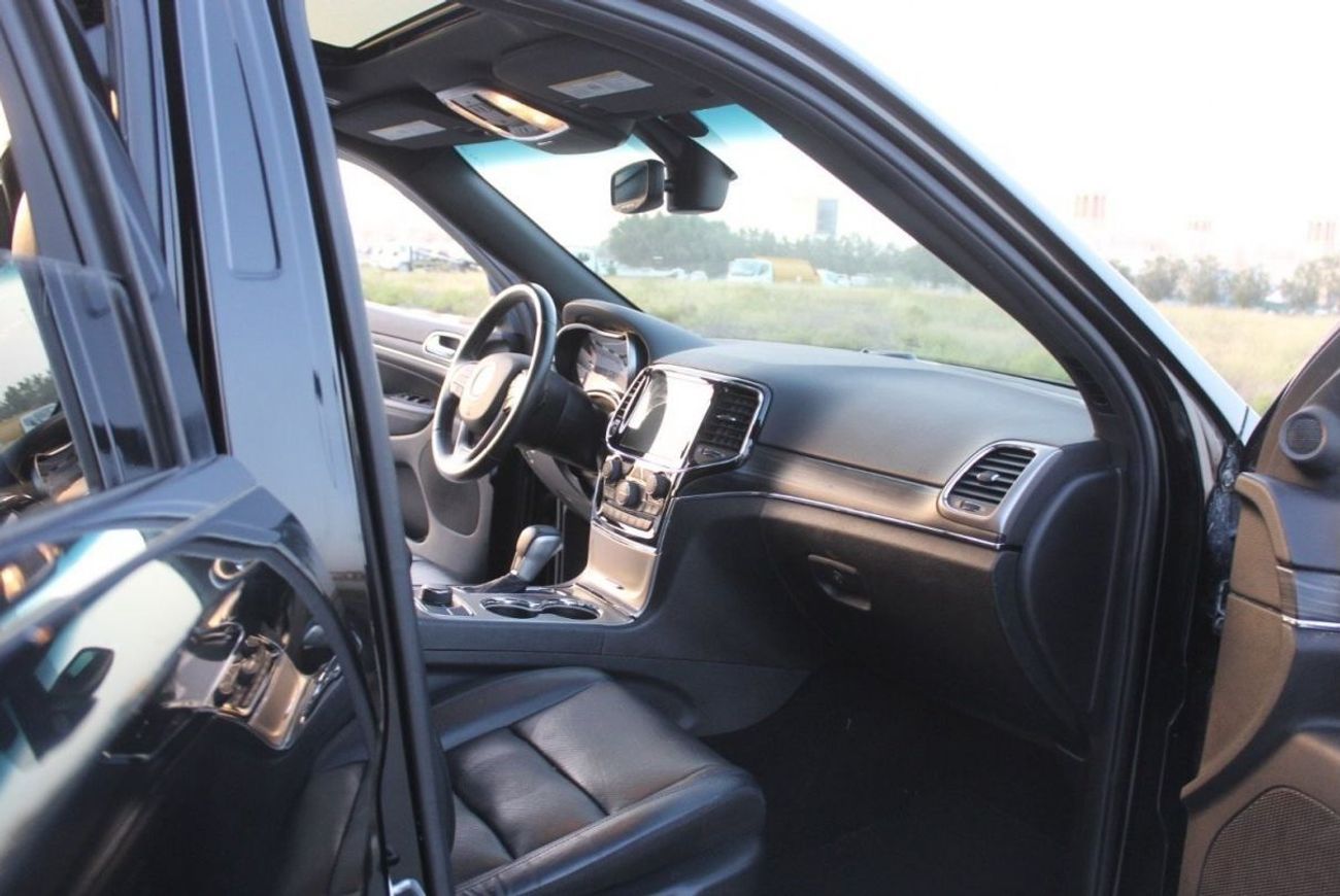 جيب جراند شيروكي ليميتيد غراند شيروكي2017