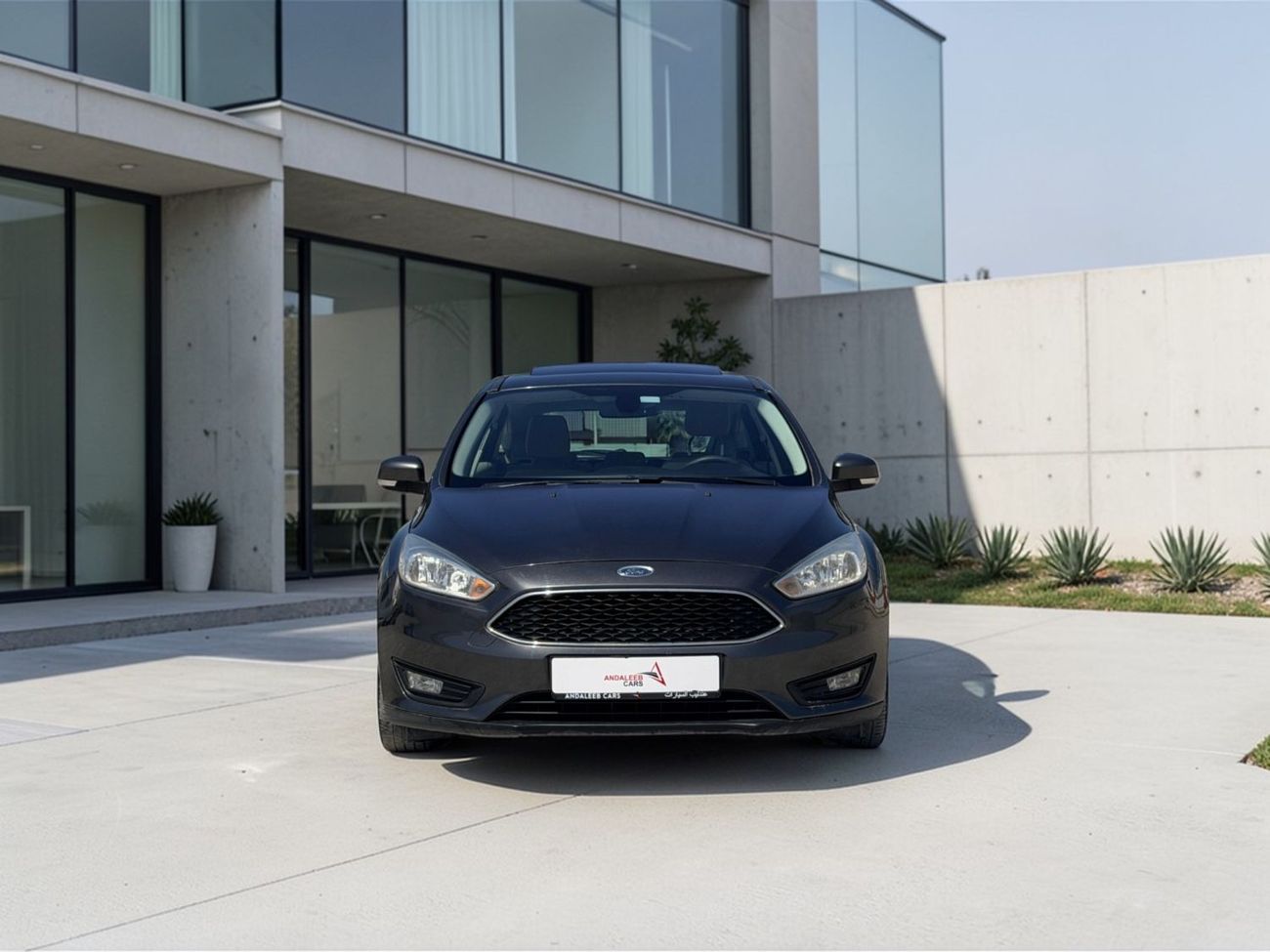 Ford Focus Trend 1.6L Hatchback FORD FOCUS 1.6L A/T Eco boost | 2017 | GCC SPECS | AED 530 per month