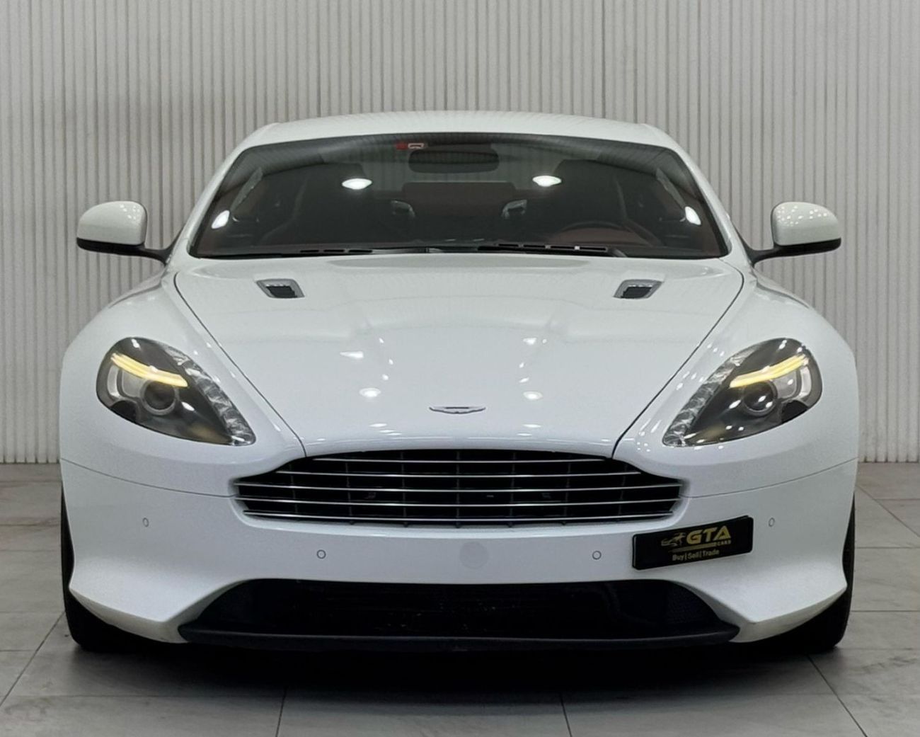أستون مارتن فيراج 5.9L V12 2012 Aston Martin Virage V12, Full Service History, Low Kms, Excellent Condition, GCC