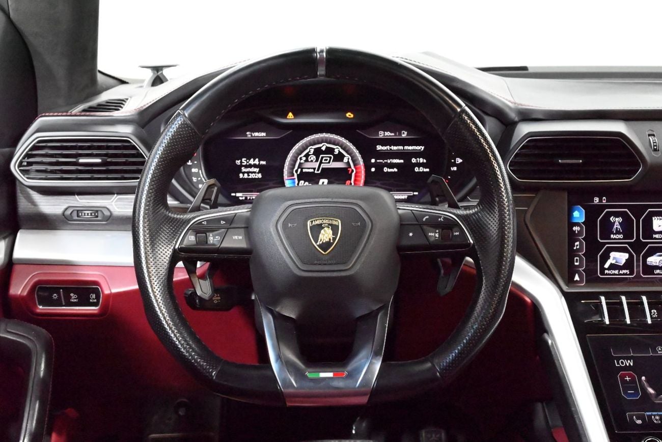 Lamborghini Urus STD 2019 Lamborghini Urus, Service History, 1 Year Warranty, Excellent Condition, GCC