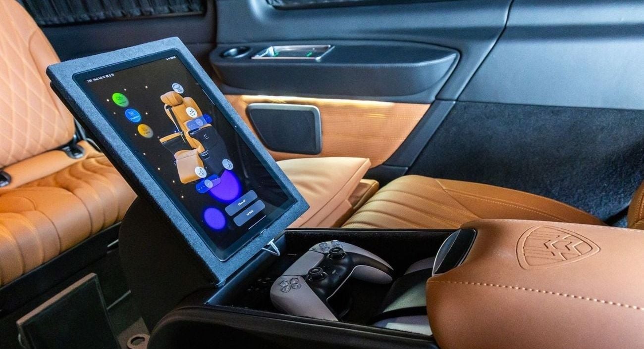 Mercedes-Benz V 300 Mercedes V300 VIP - 2025 GCC Specs Brand New