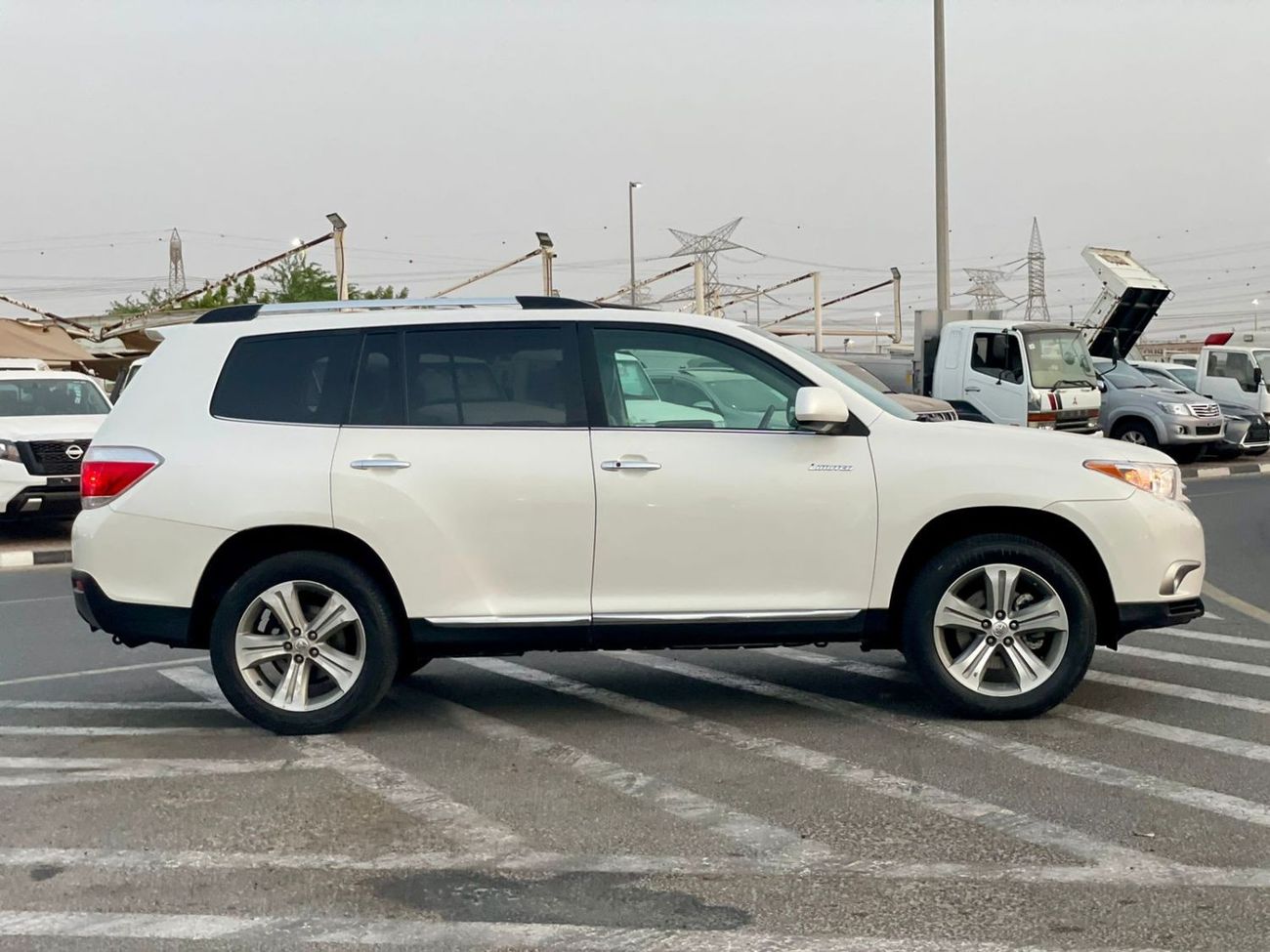 Toyota Highlander 2012 Toyota Highlander Limited Edition Full Option - Sunroof Push Start - 3.5L V6 AWD 4x4 - Full 7 S