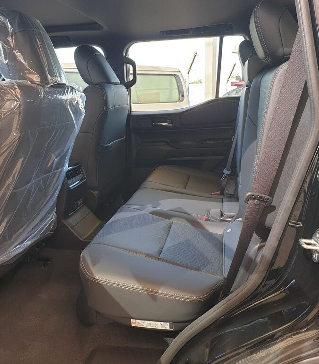 تويوتا برادو 2.8L LIMITED (DIESEL) S/R 4WD 5DOOR SUV