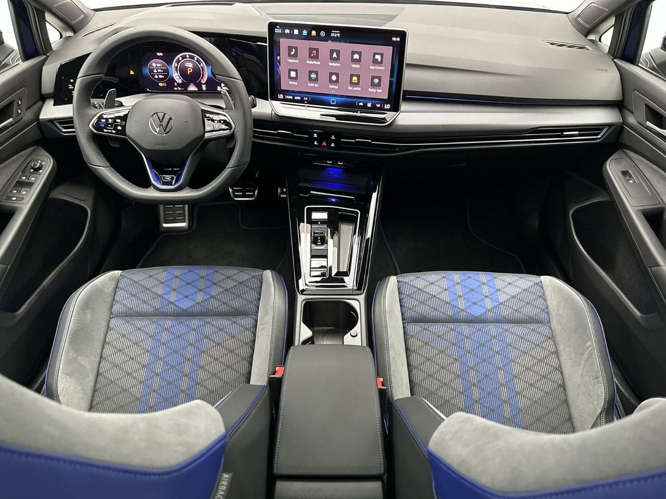 Volkswagen T ROC Life 1.4L (Ref#08206) / WAS 81,900 AED - NOW 75,900 AED