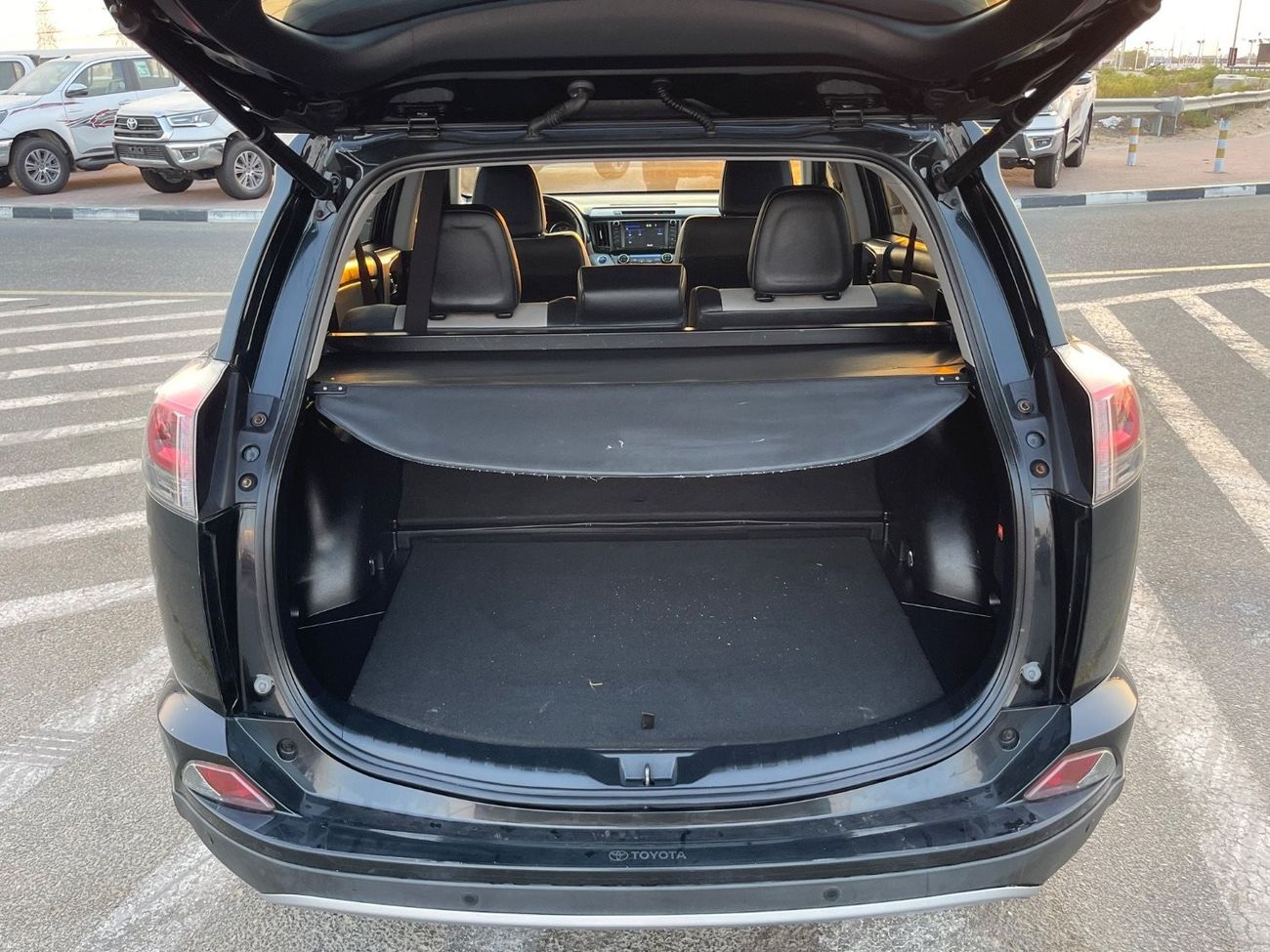 تويوتا راف ٤ 2017 TOYOTA RAV4 LIMITED HYBRID 4x4 360CAMERA FULL OPTIONS IMPORTED FROM USA