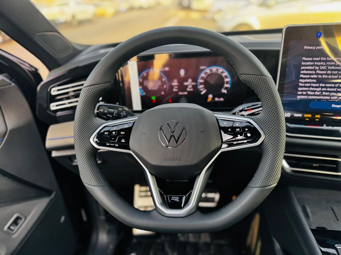 Volkswagen Tiguan Volks wagen Tigwan R line  2.0 L. Model.  2025